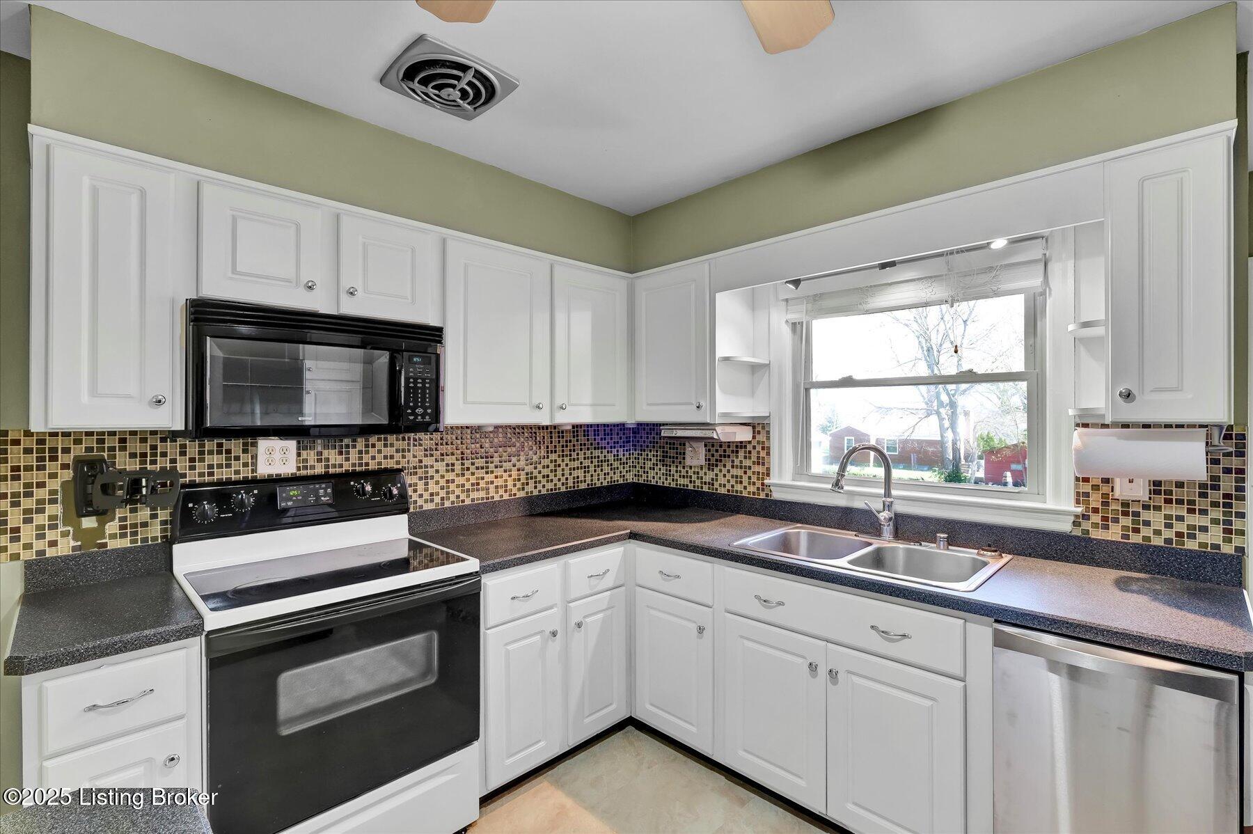 4251 Regina Ln