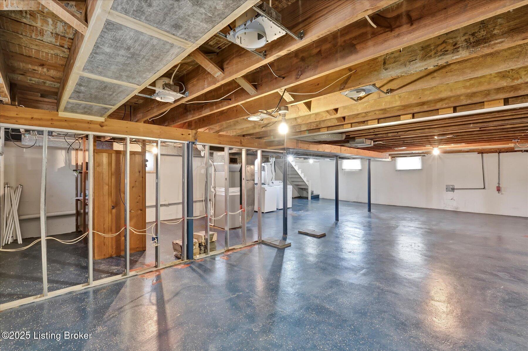 4251 Regina Ln