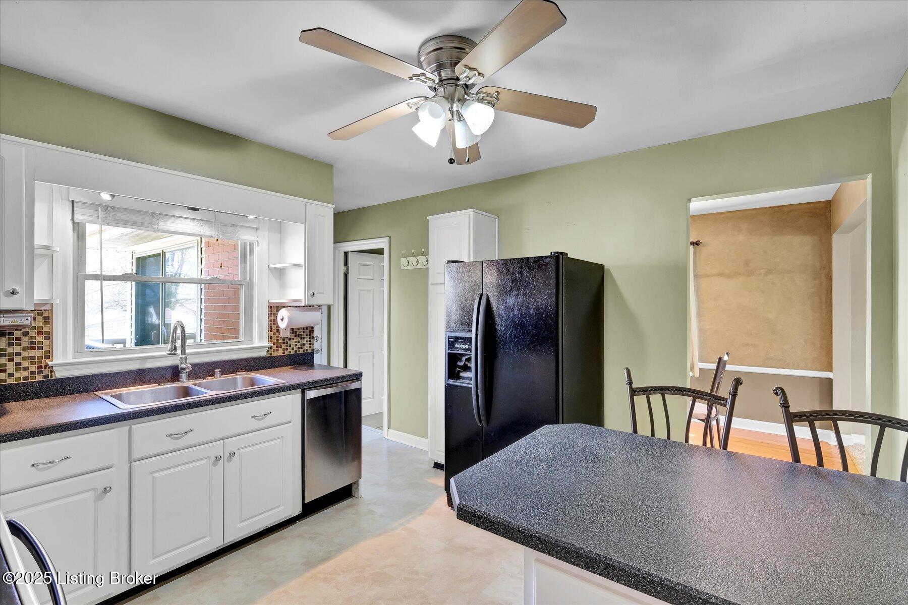 4251 Regina Ln