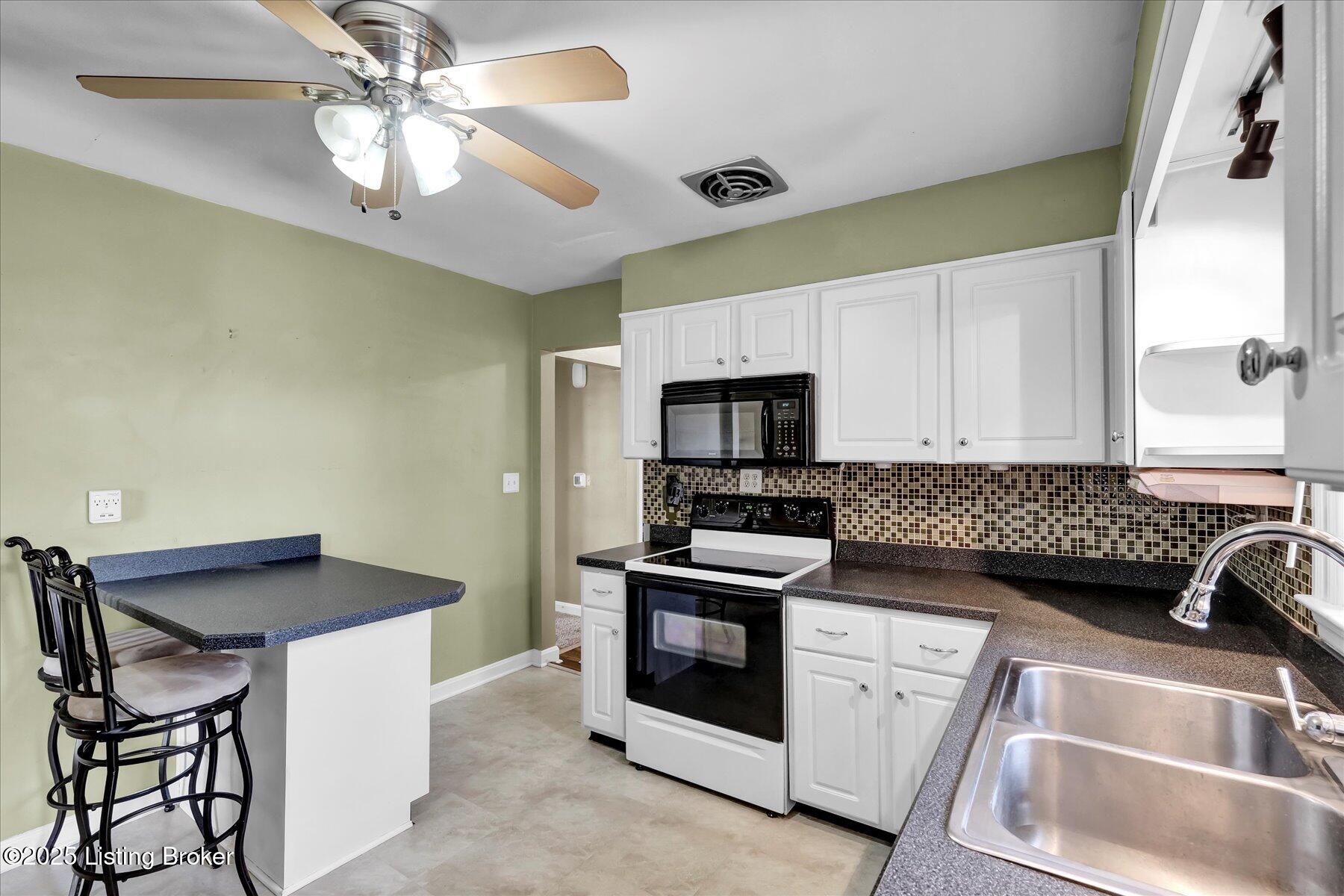 4251 Regina Ln