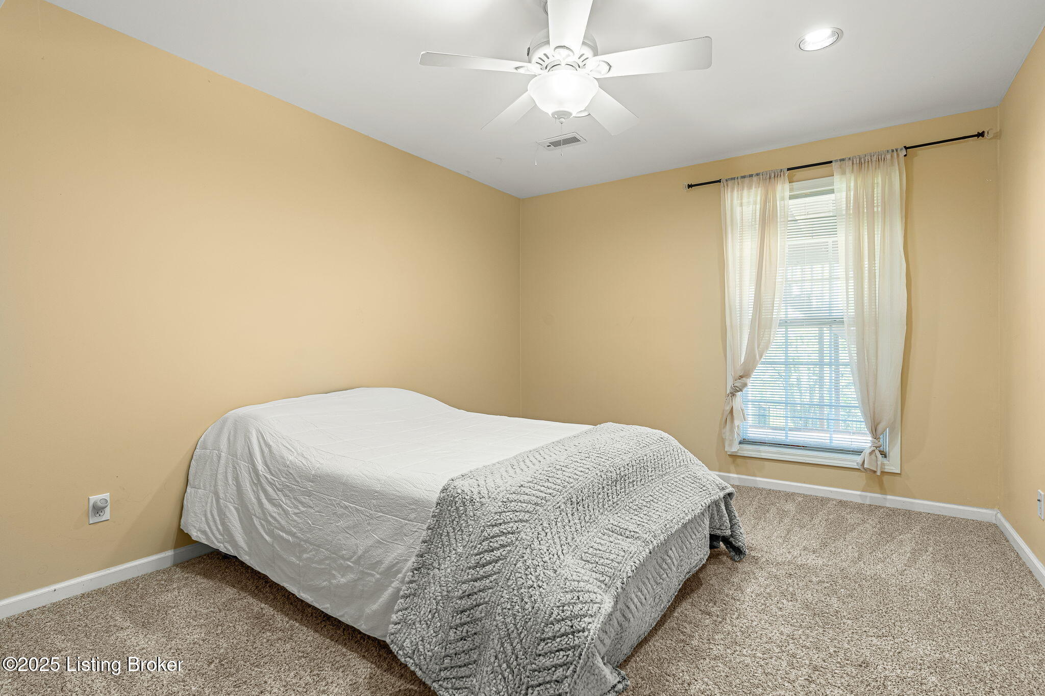 10117 Springhurst Gardens Cir