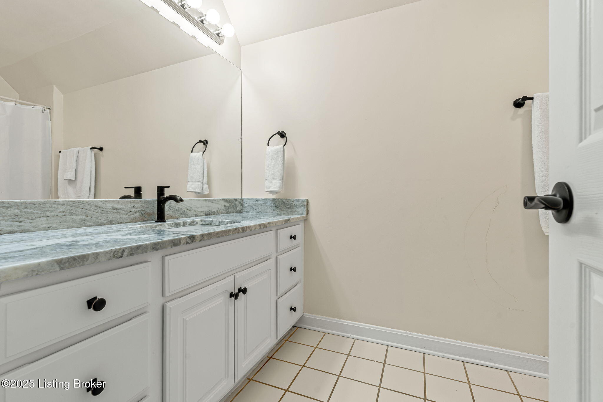 10117 Springhurst Gardens Cir