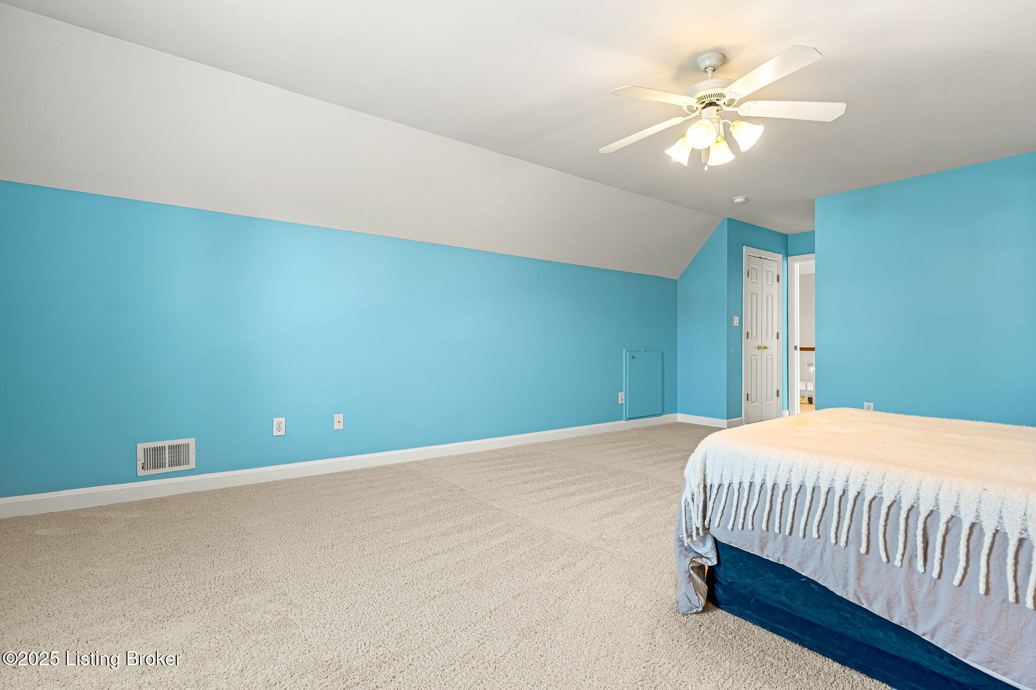10117 Springhurst Gardens Cir