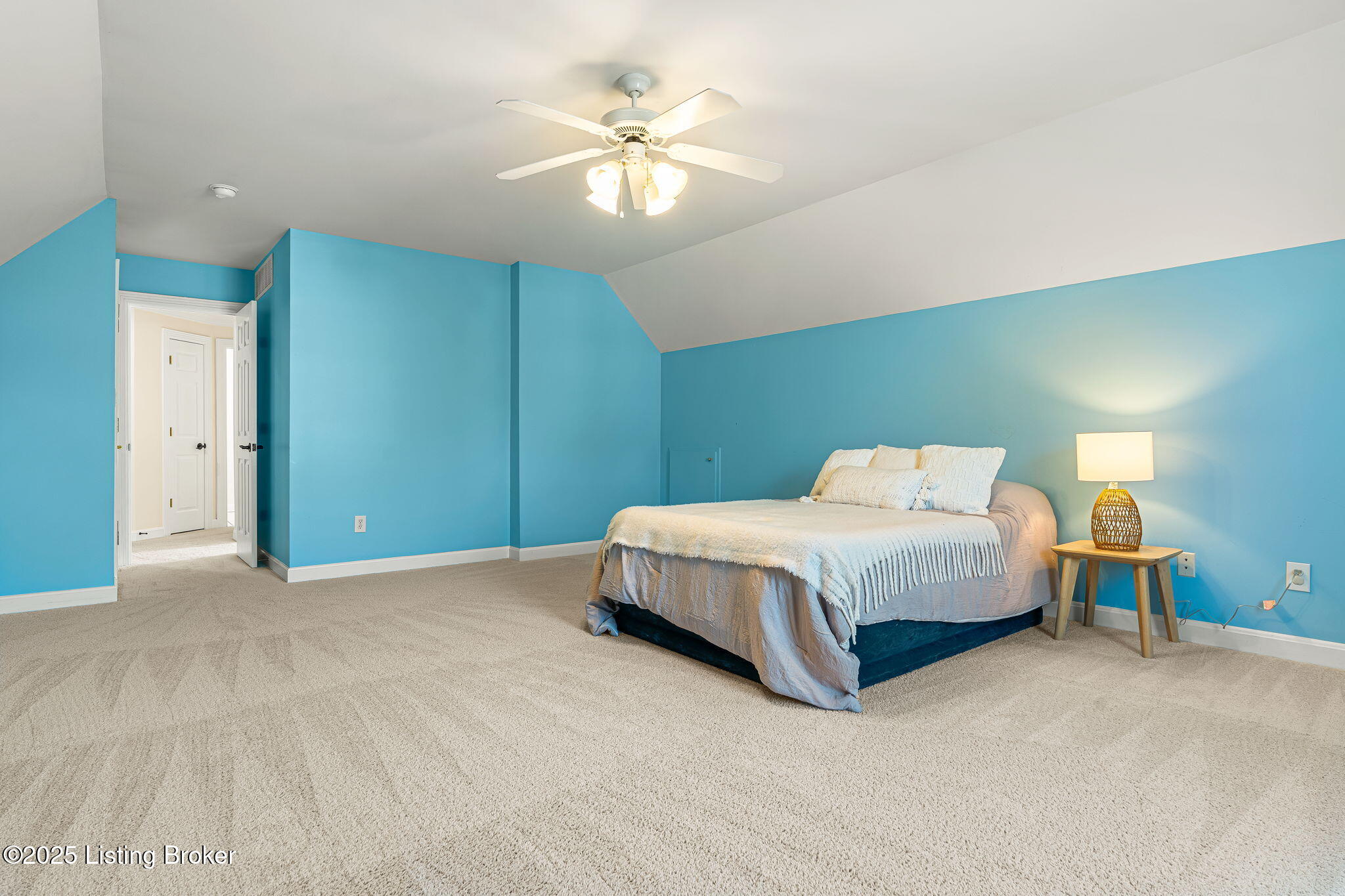 10117 Springhurst Gardens Cir