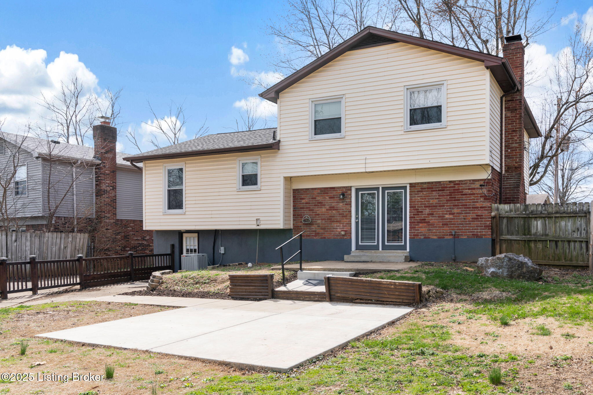 4409 Burgundy Dr