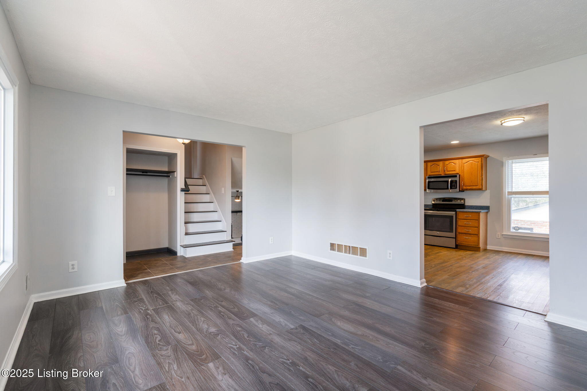 4409 Burgundy Dr