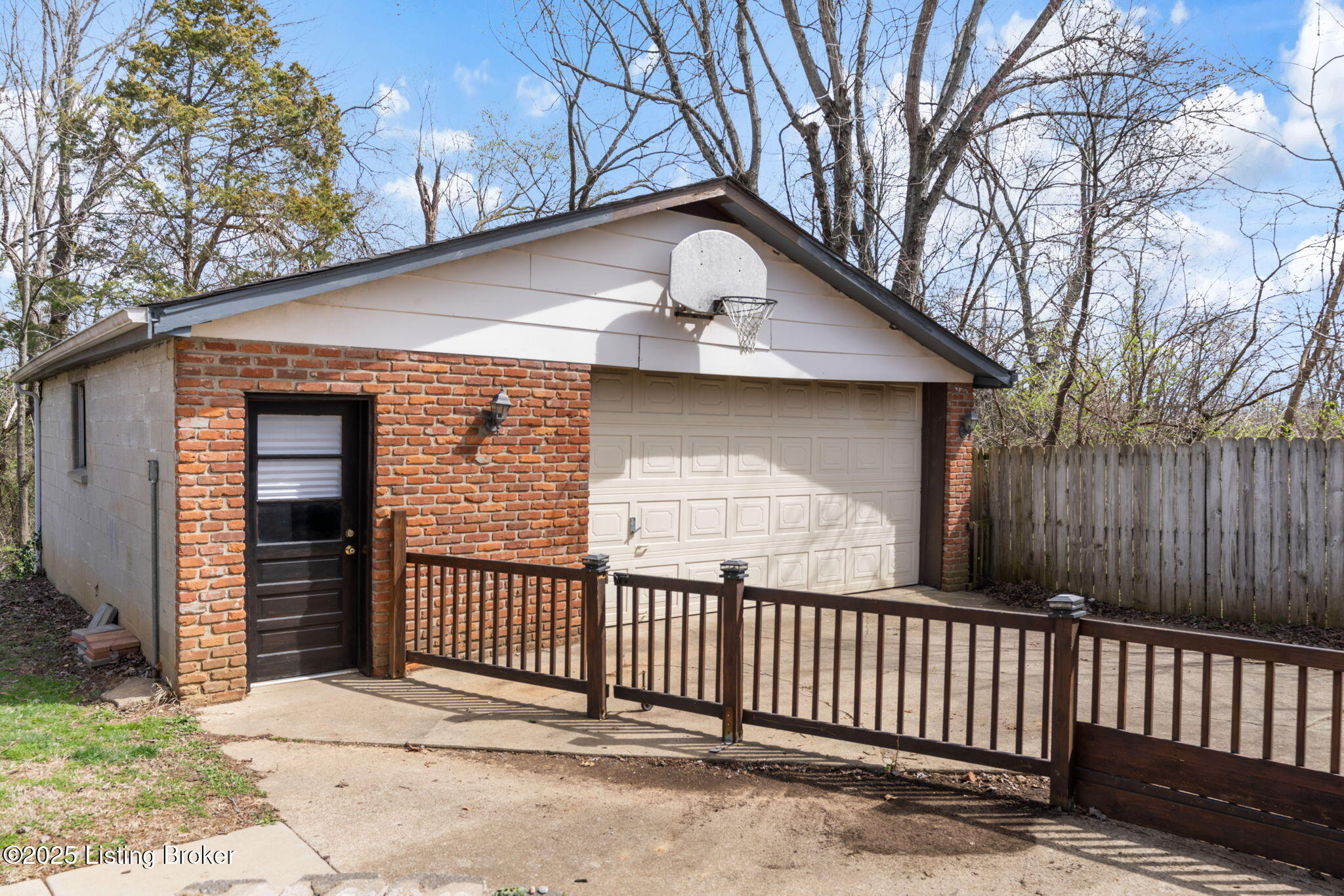 4409 Burgundy Dr