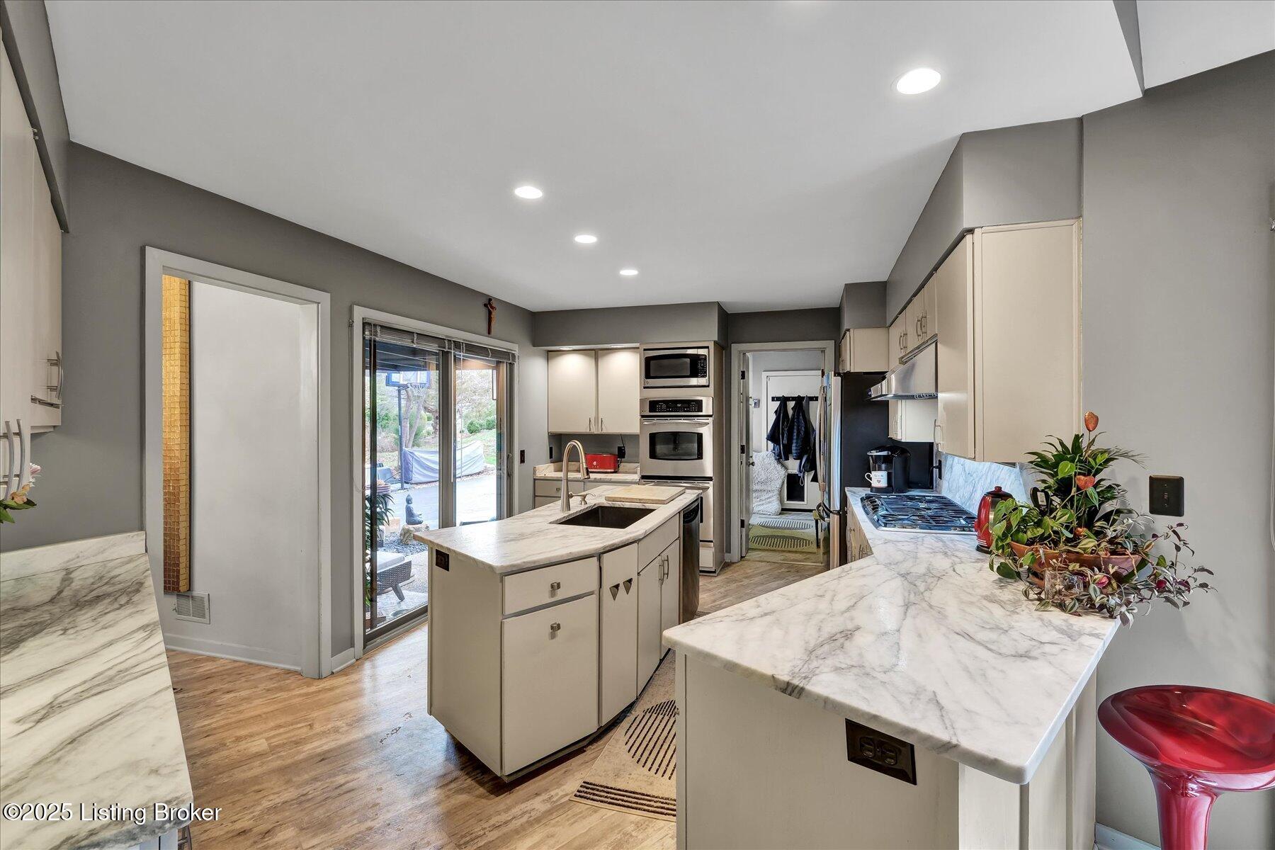 6108 Fox Hunt Ct