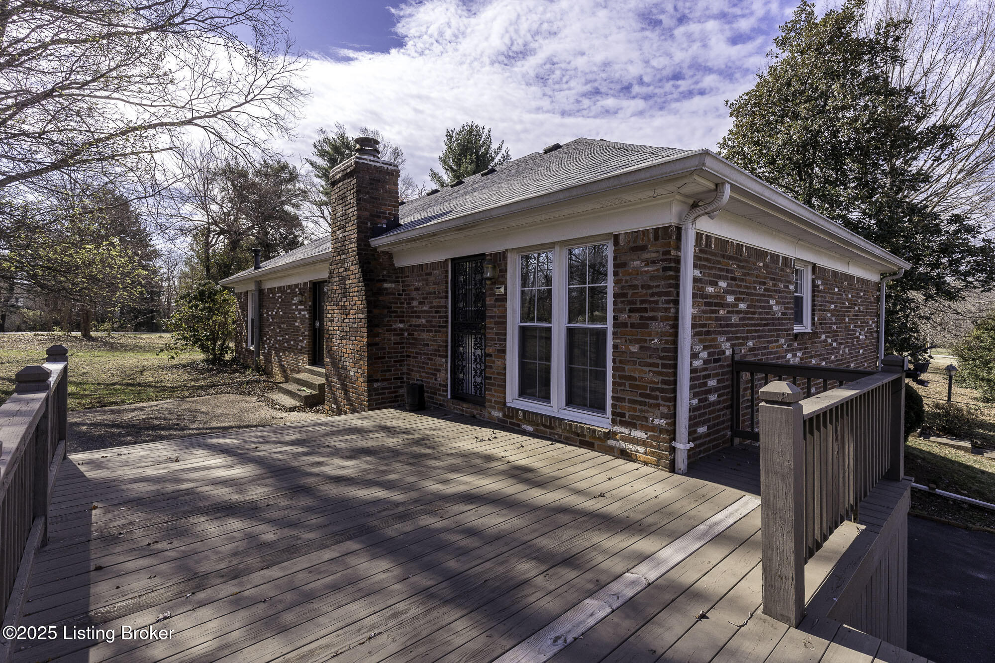 305 Ash Ave