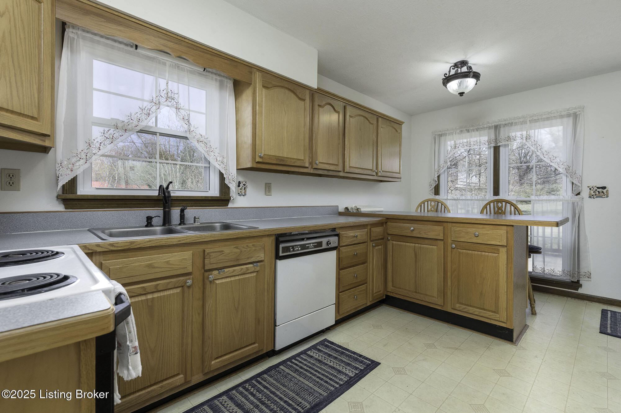 305 Ash Ave
