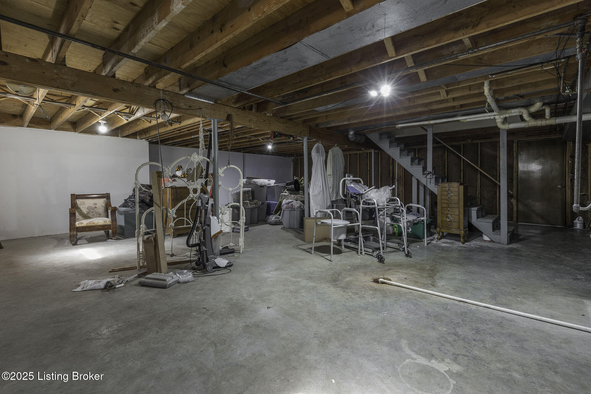 305 Ash Ave