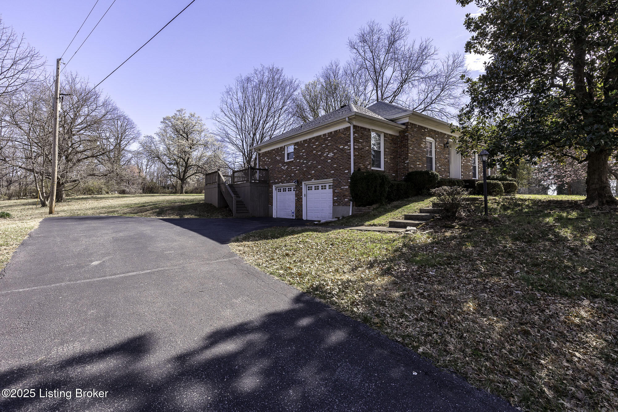 305 Ash Ave