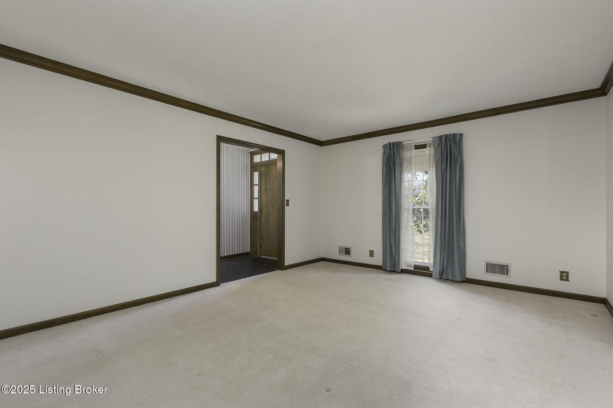 305 Ash Ave