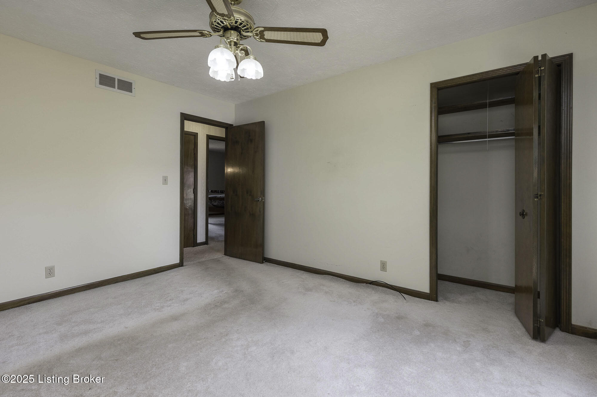 305 Ash Ave
