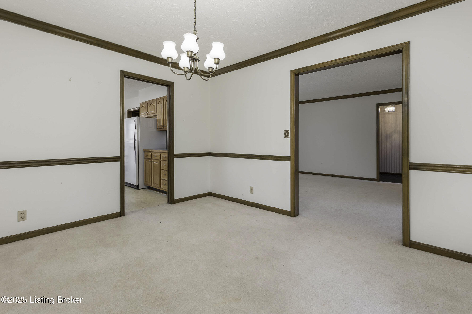 305 Ash Ave