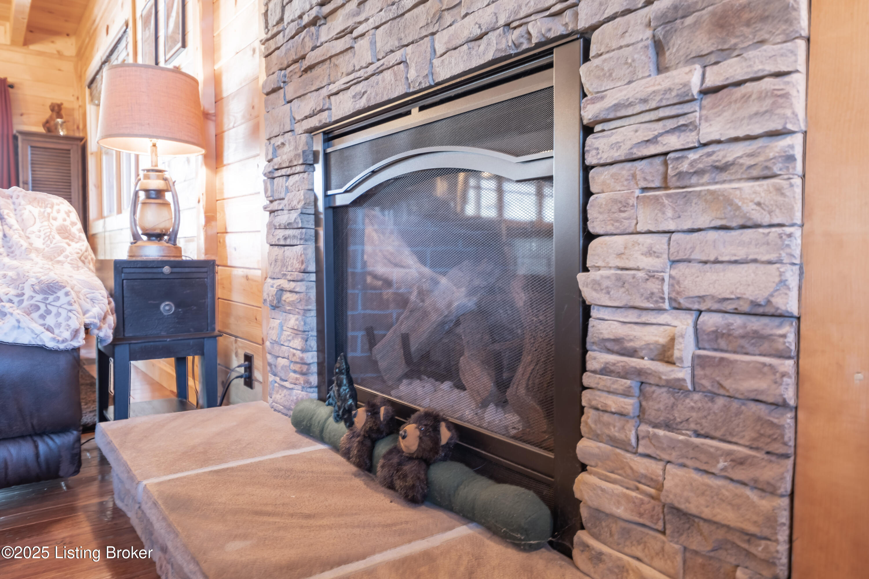 387 Timberlake Ln, McDaniels