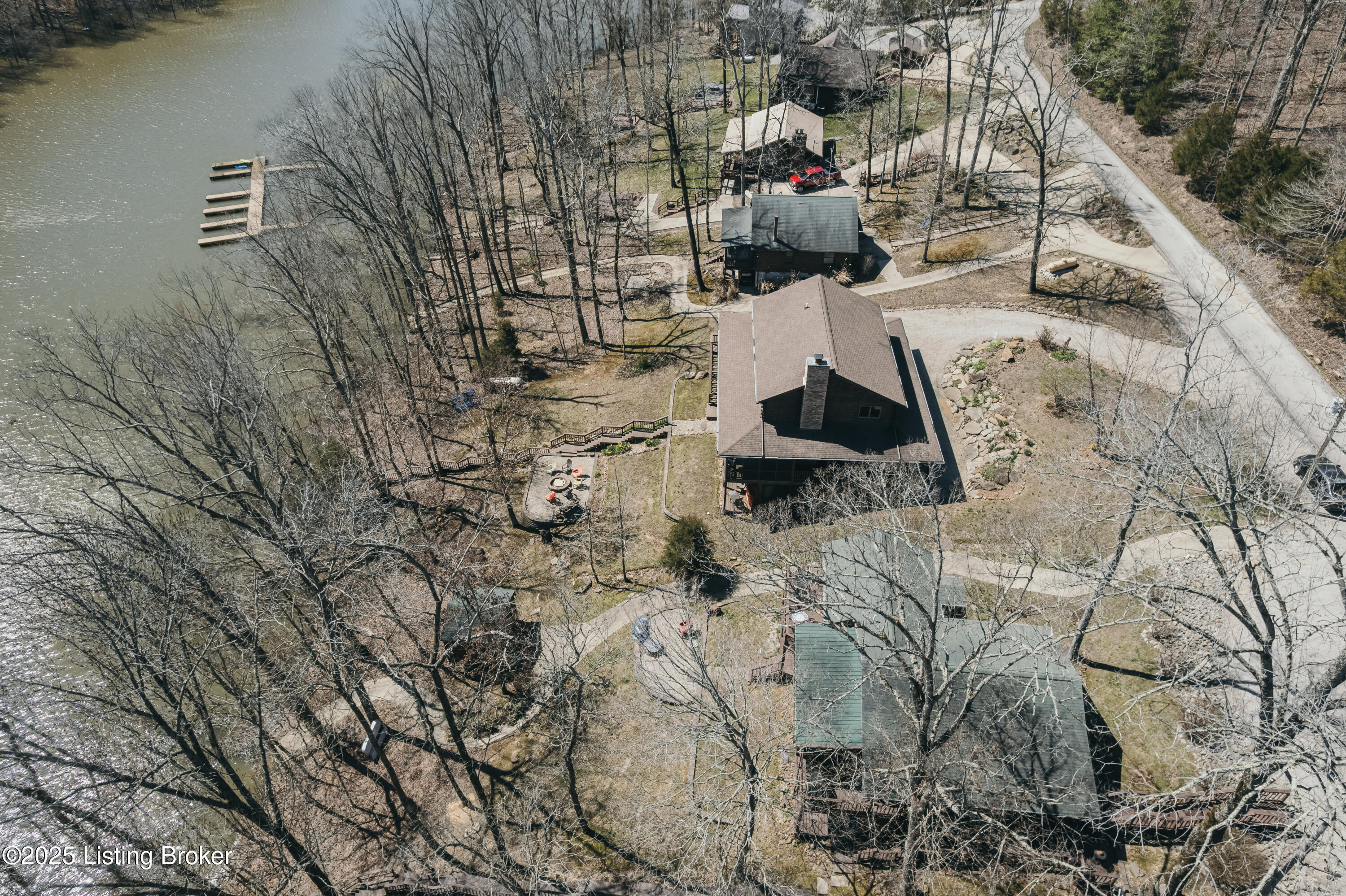 387 Timberlake Ln, McDaniels