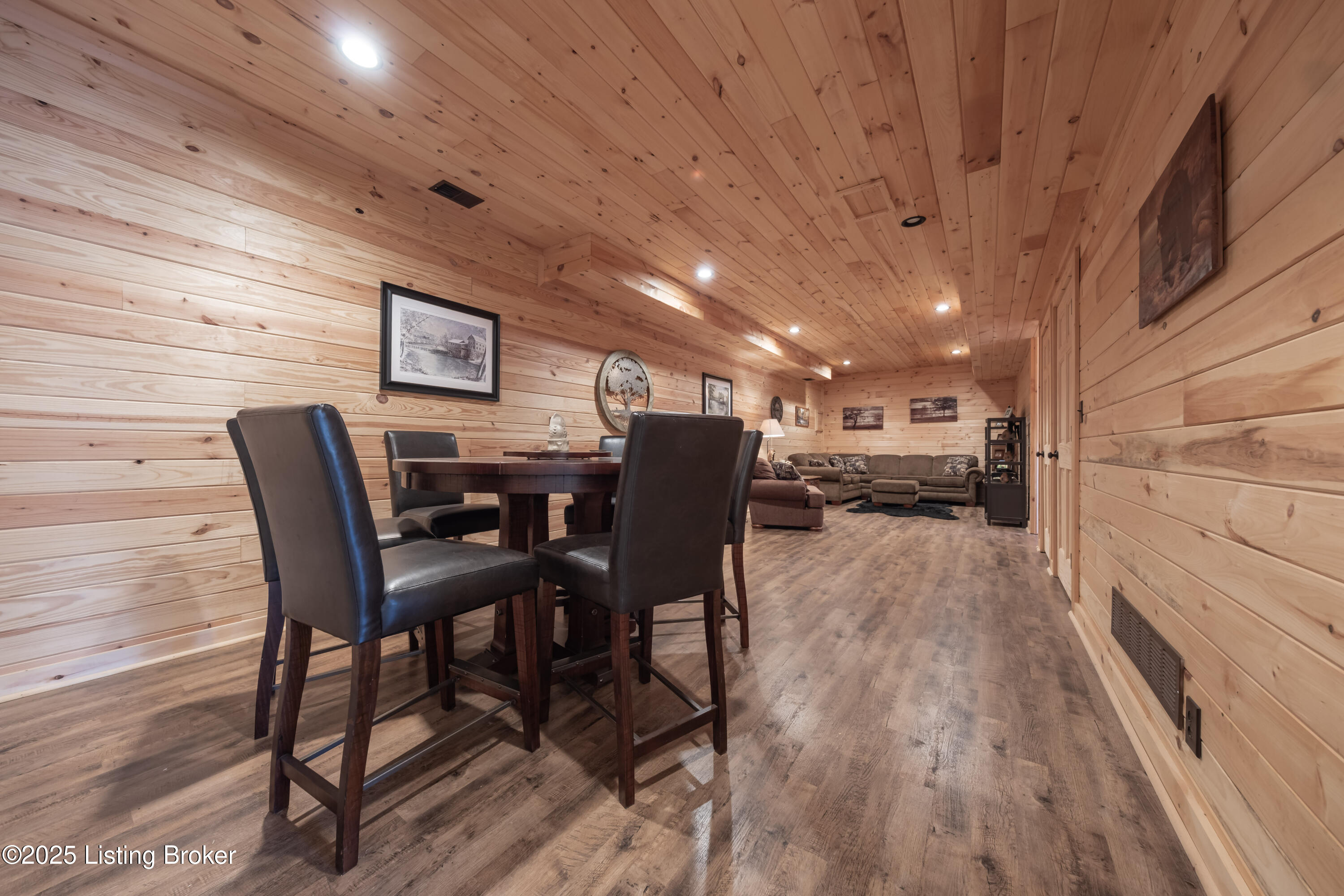 387 Timberlake Ln, McDaniels