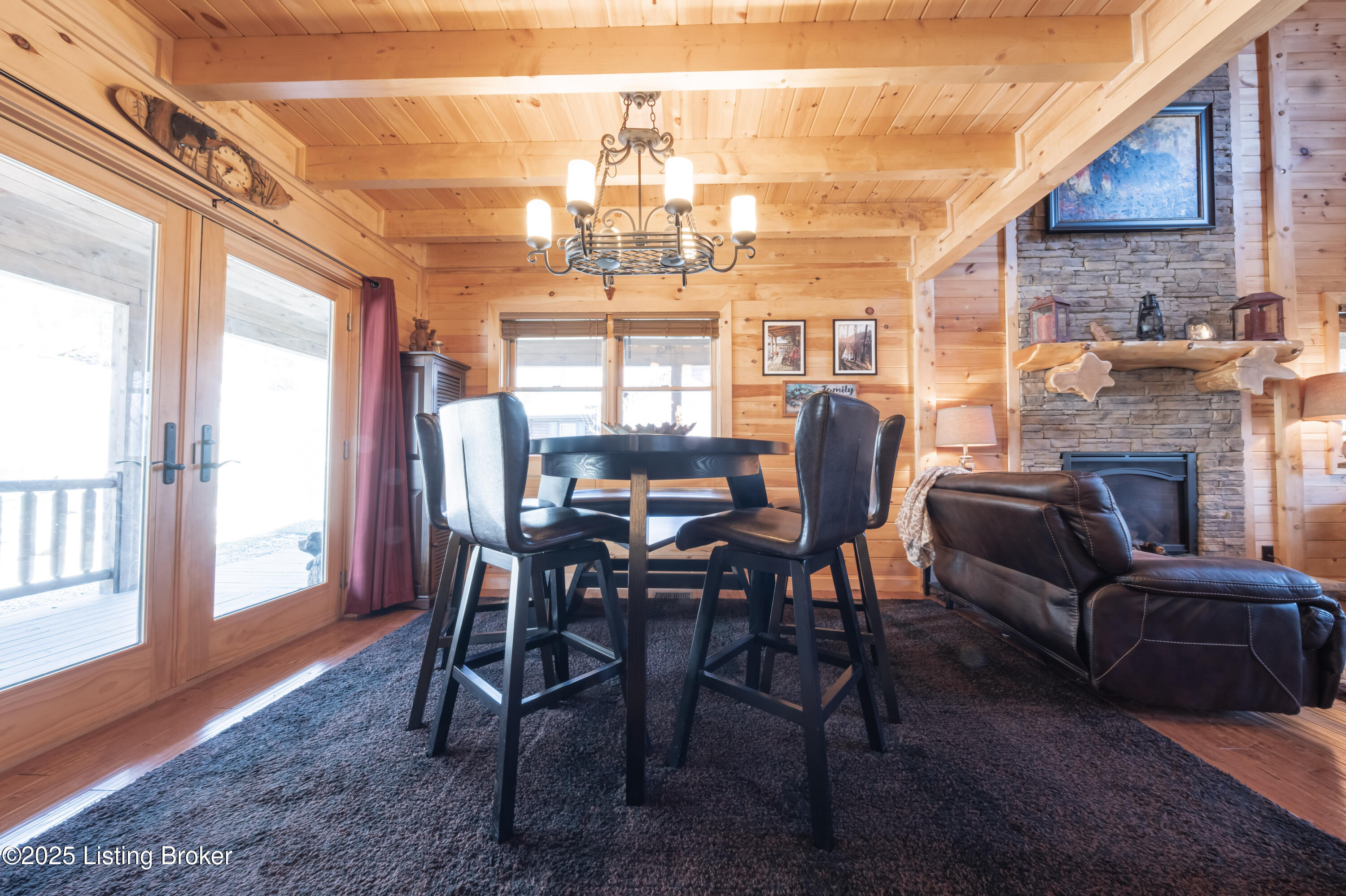 387 Timberlake Ln, McDaniels
