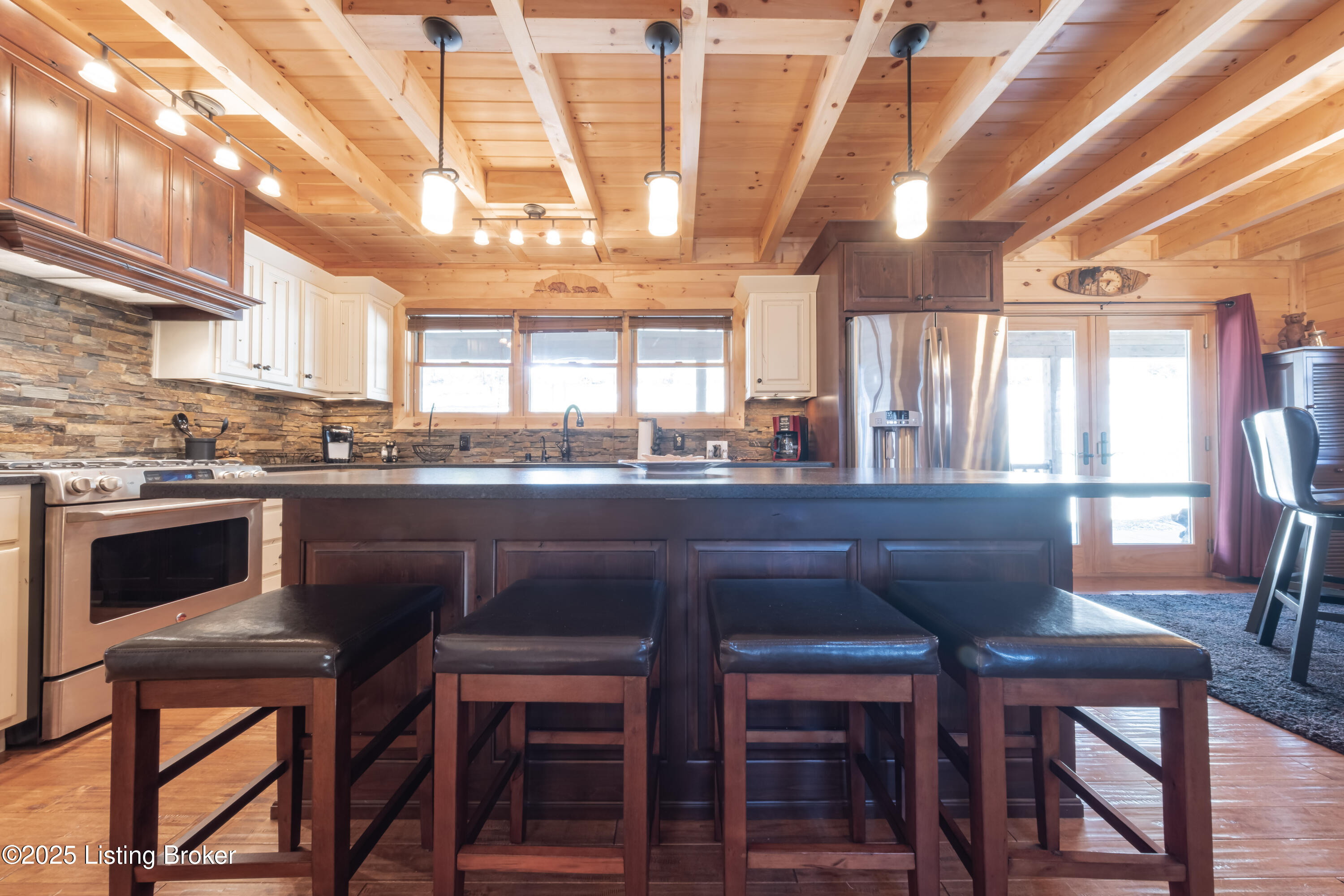 387 Timberlake Ln, McDaniels
