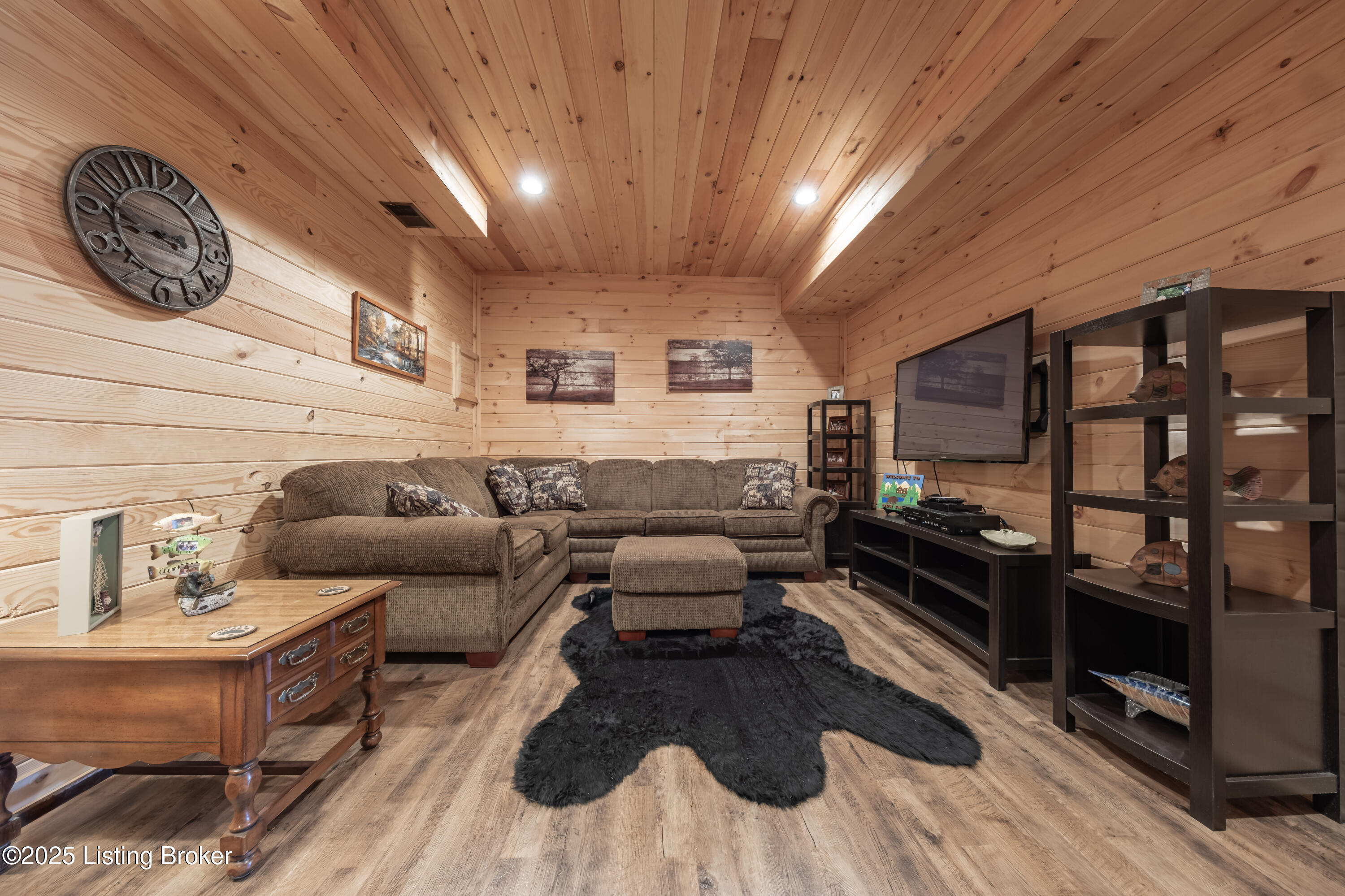 387 Timberlake Ln, McDaniels