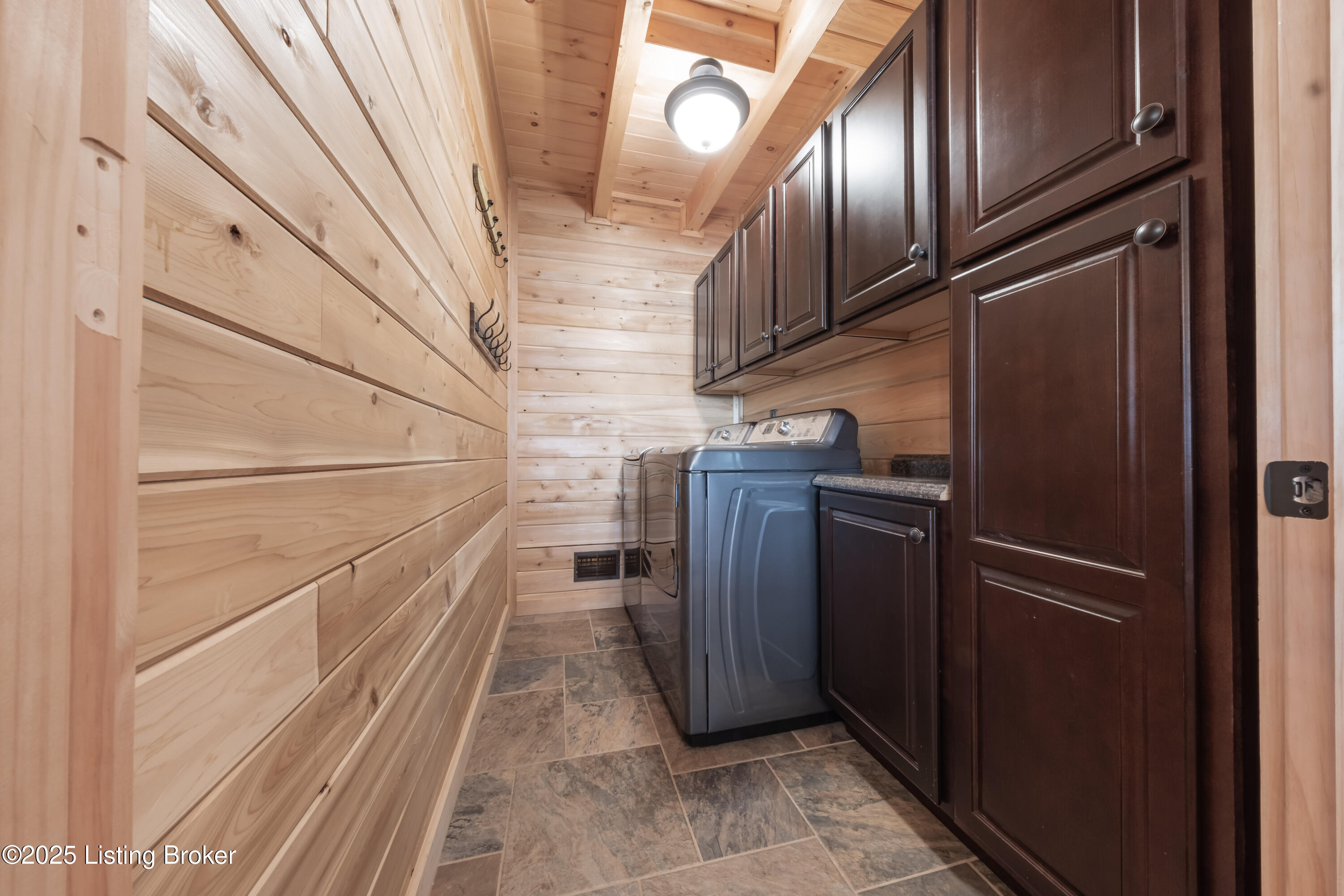 387 Timberlake Ln, McDaniels