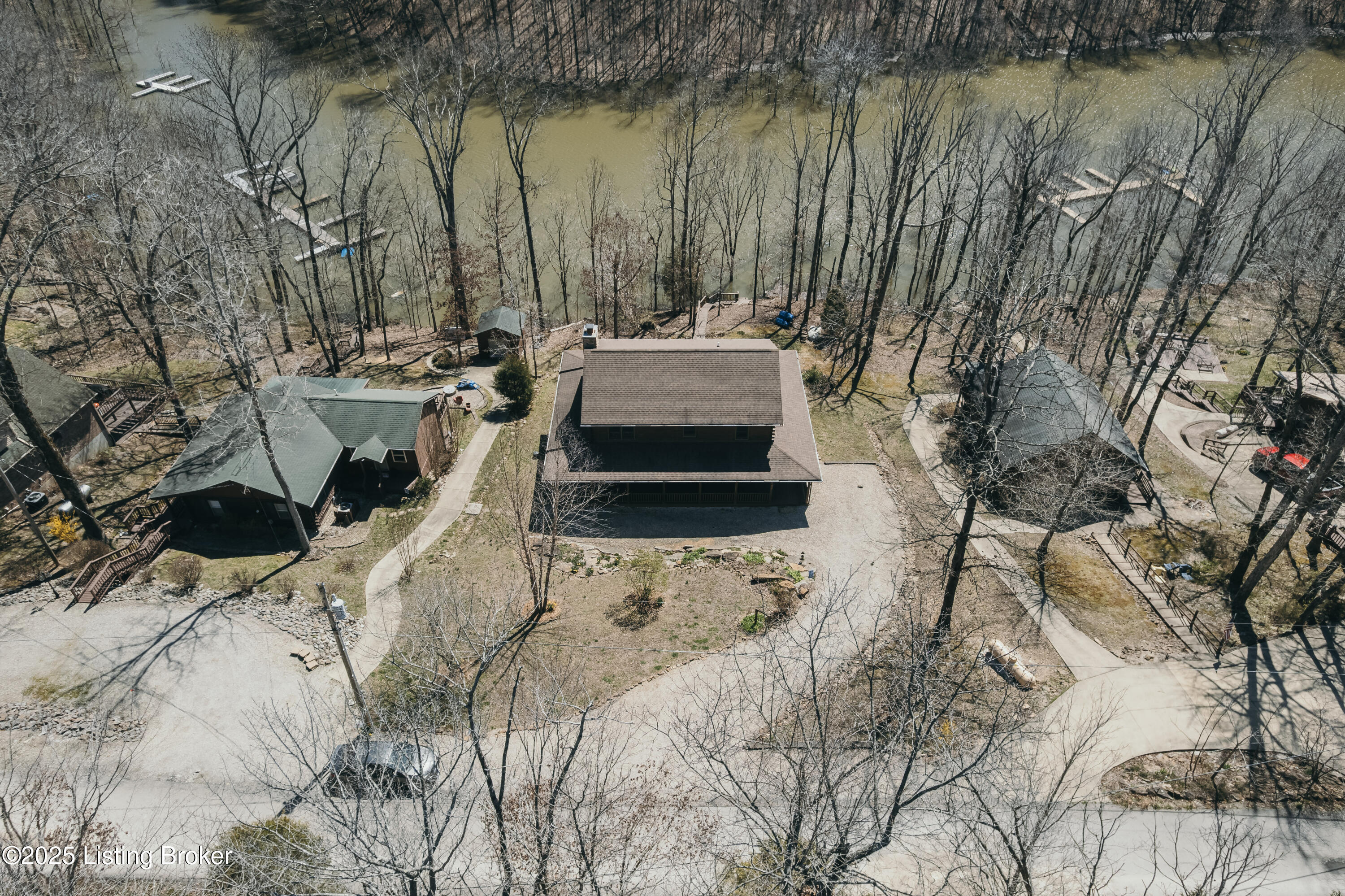 387 Timberlake Ln, McDaniels