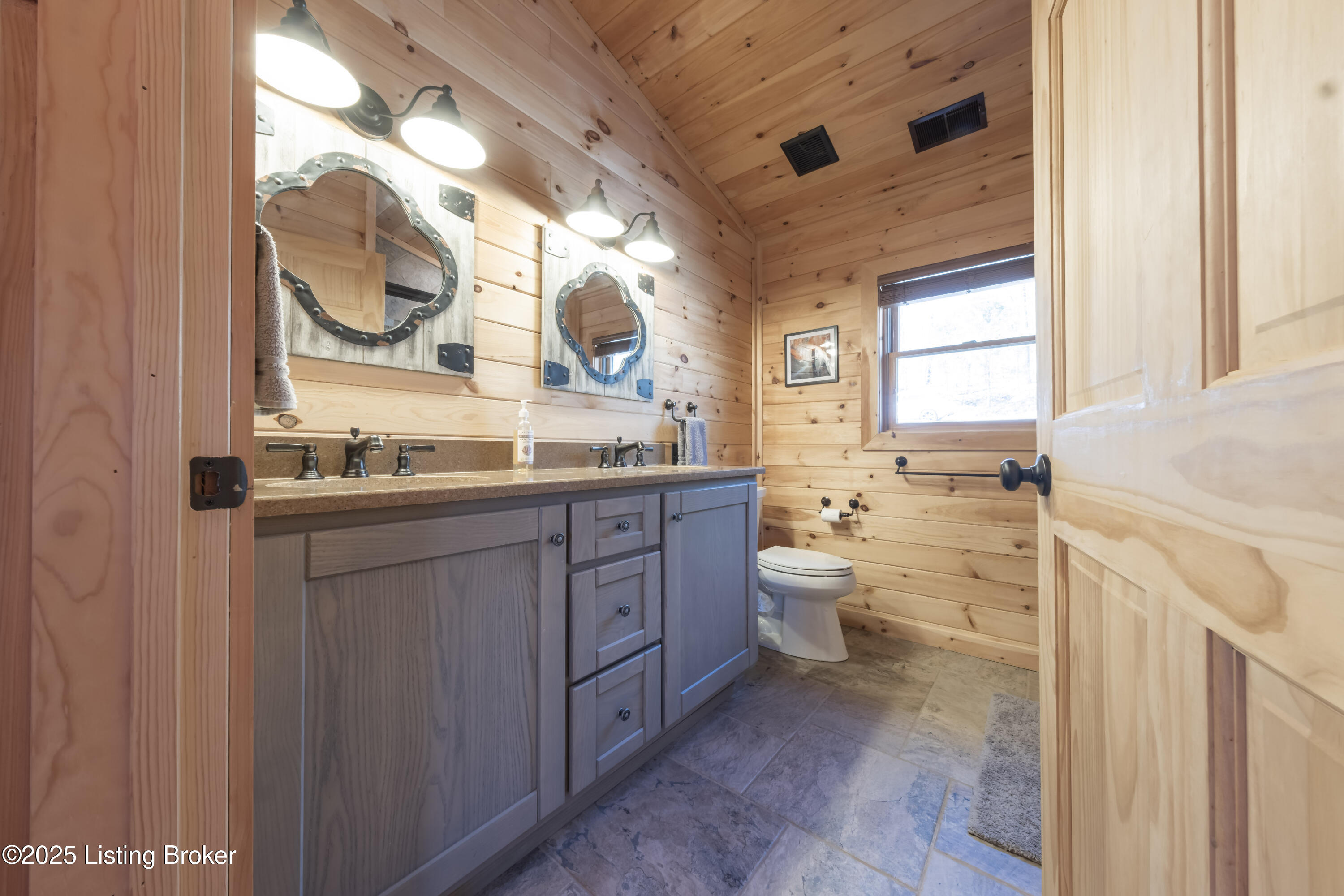 387 Timberlake Ln, McDaniels