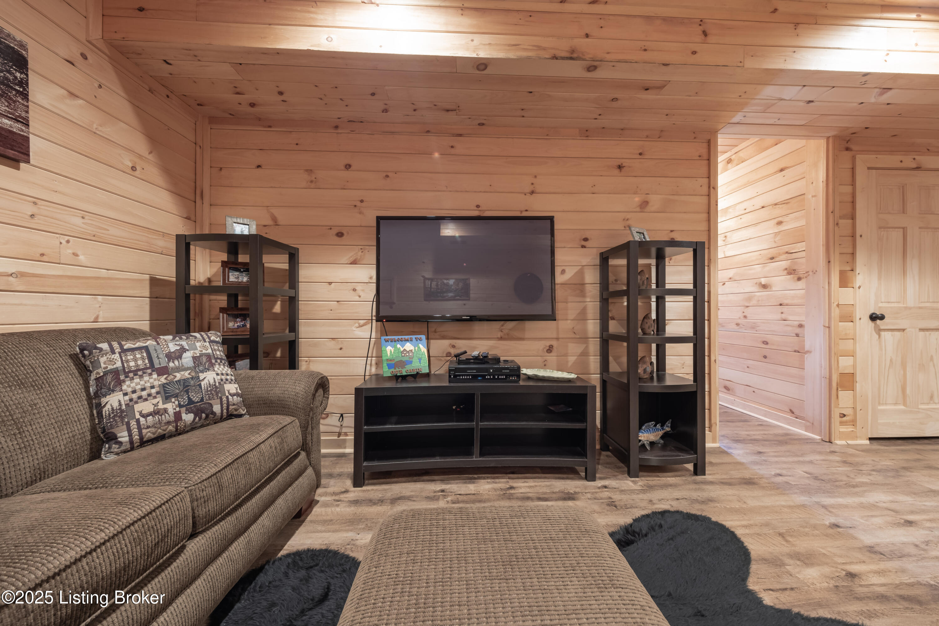 387 Timberlake Ln, McDaniels