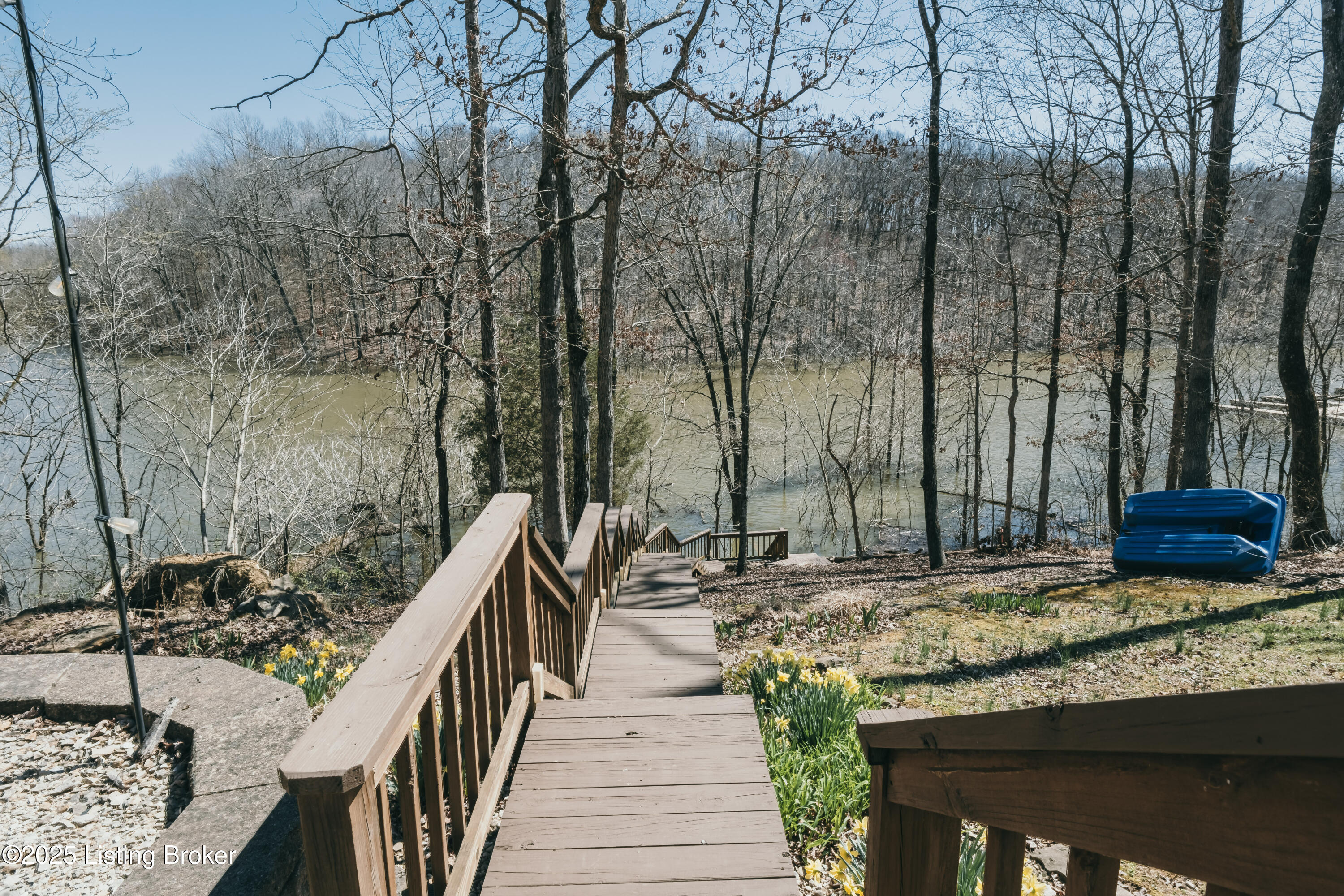 387 Timberlake Ln, McDaniels
