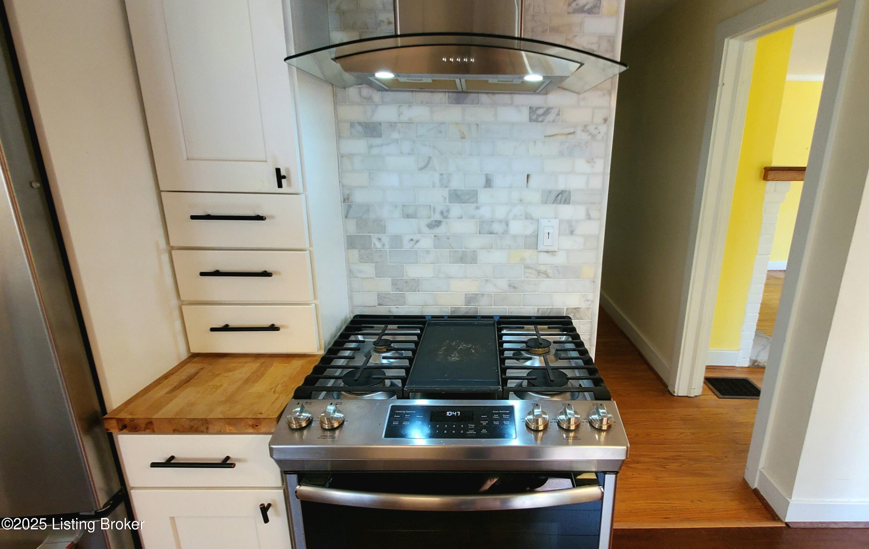 3008 Pelham Ct