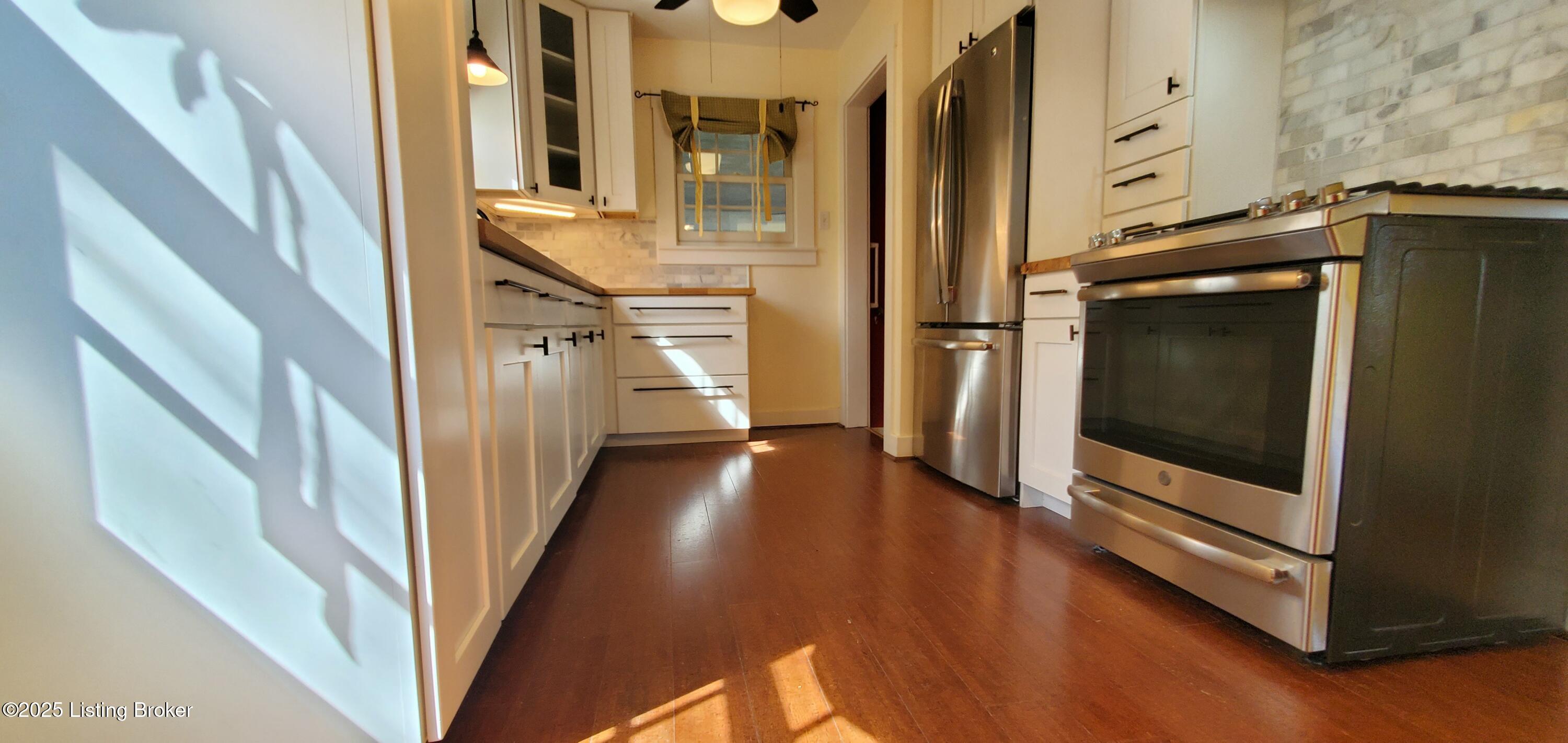 3008 Pelham Ct