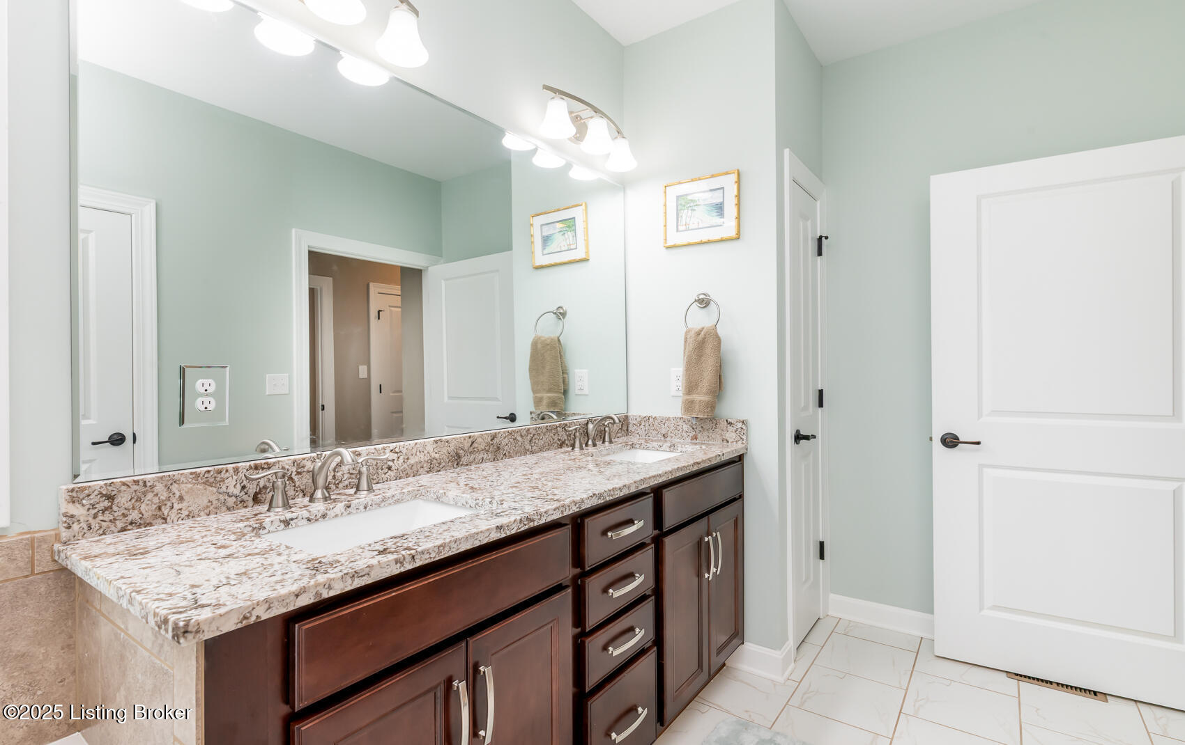 2416 Middle Creek Ct