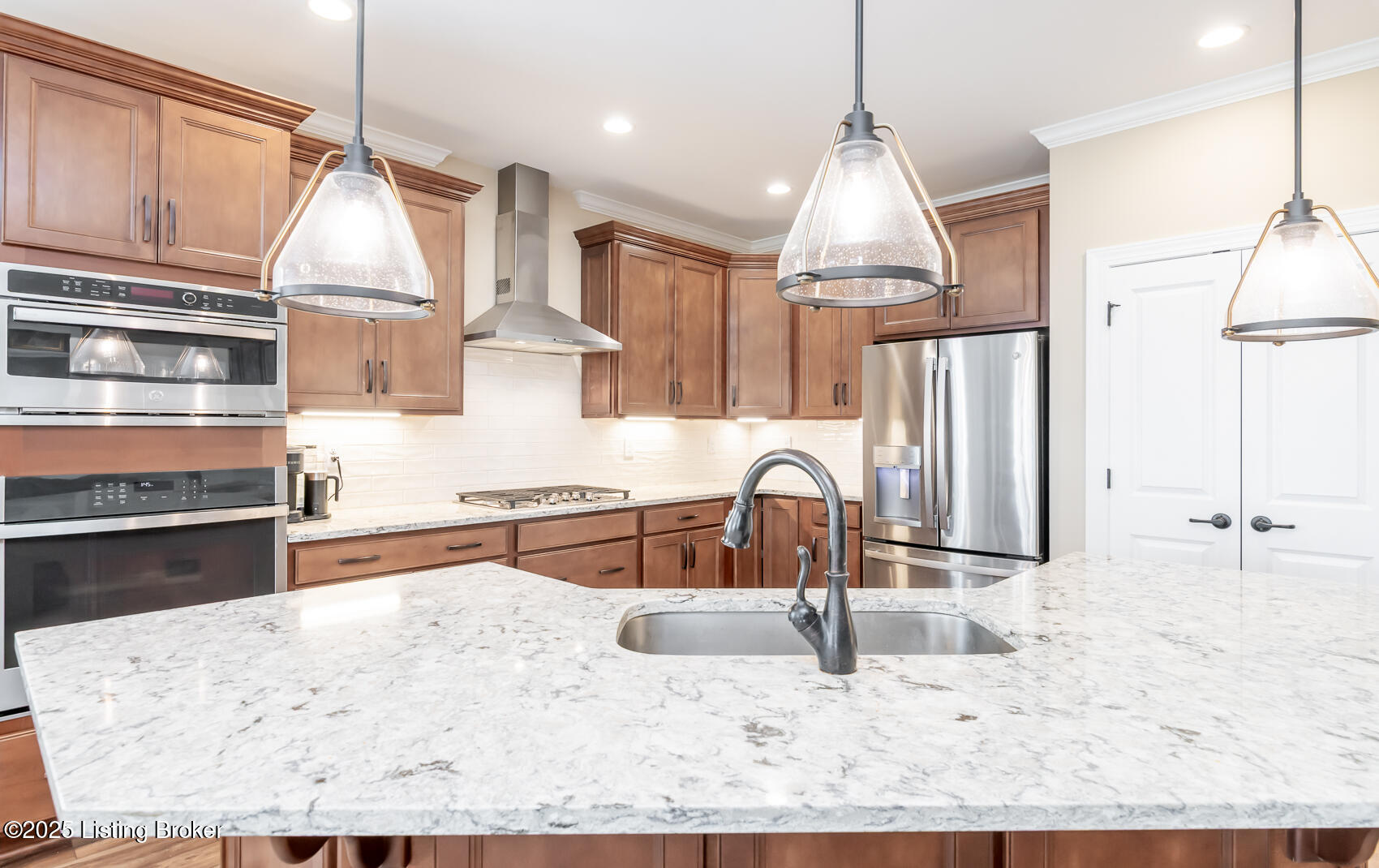 2416 Middle Creek Ct