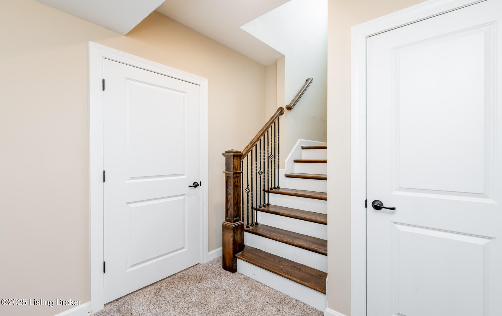 2416 Middle Creek Ct