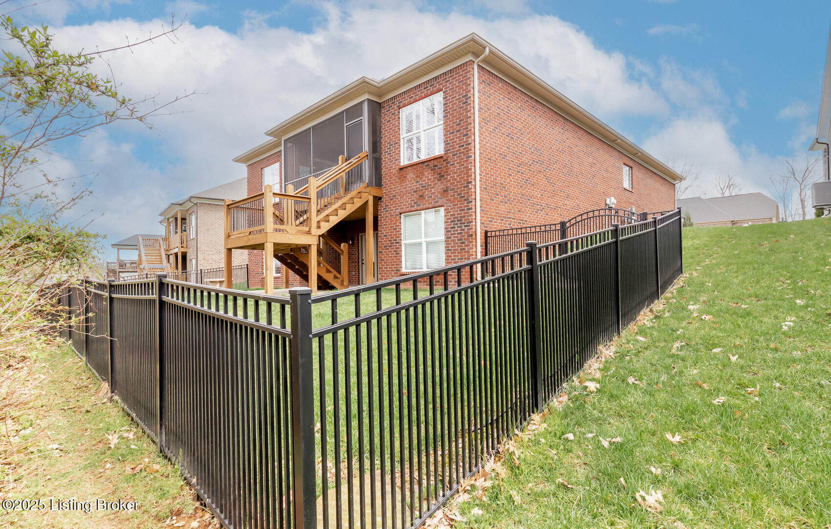 2416 Middle Creek Ct