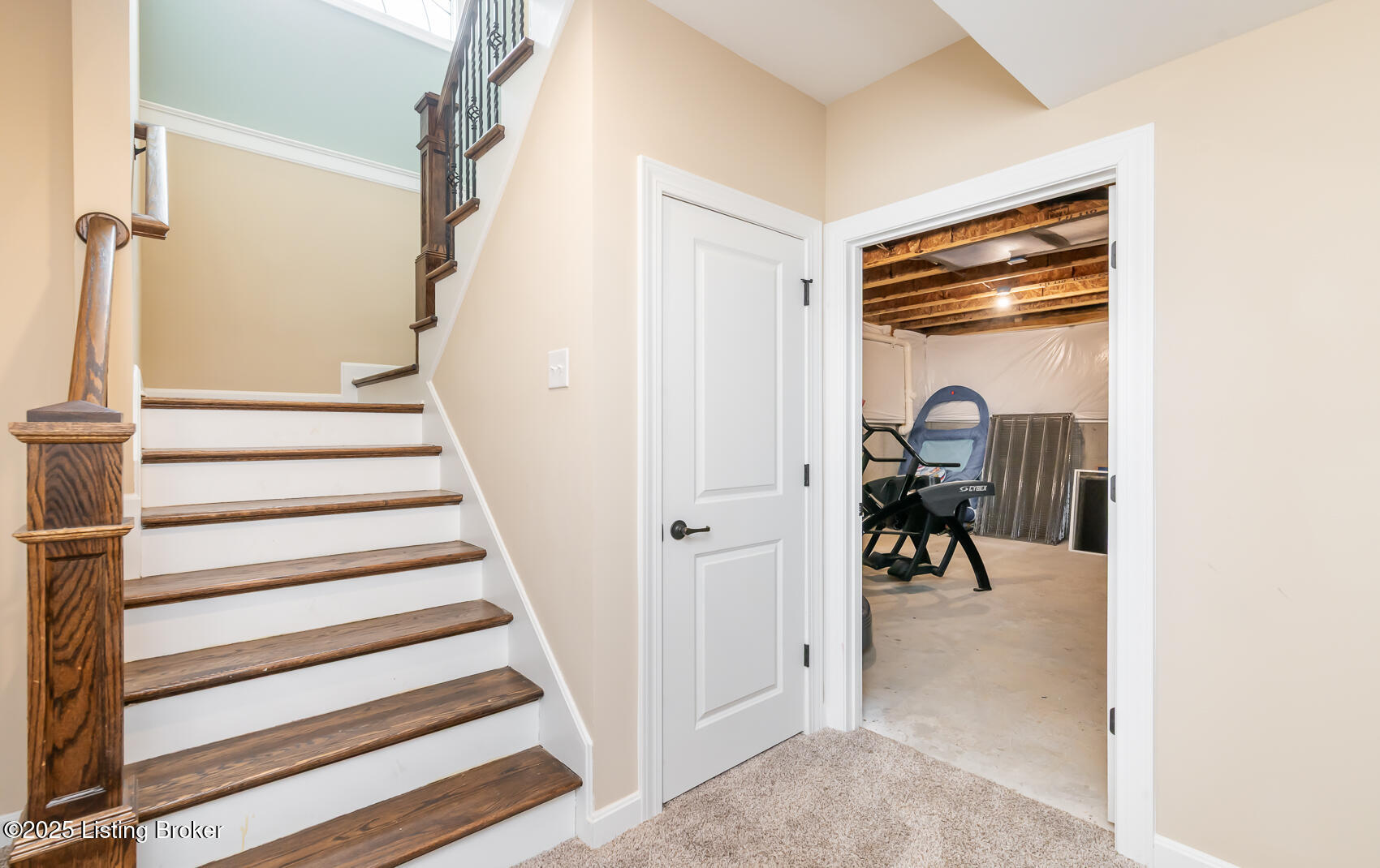 2416 Middle Creek Ct