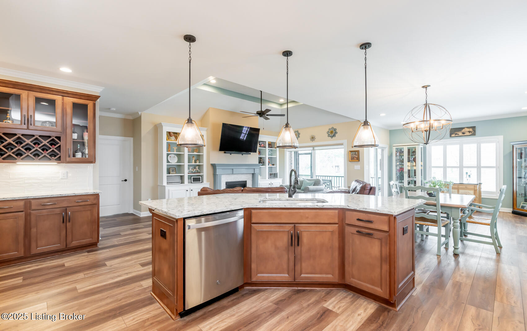 2416 Middle Creek Ct