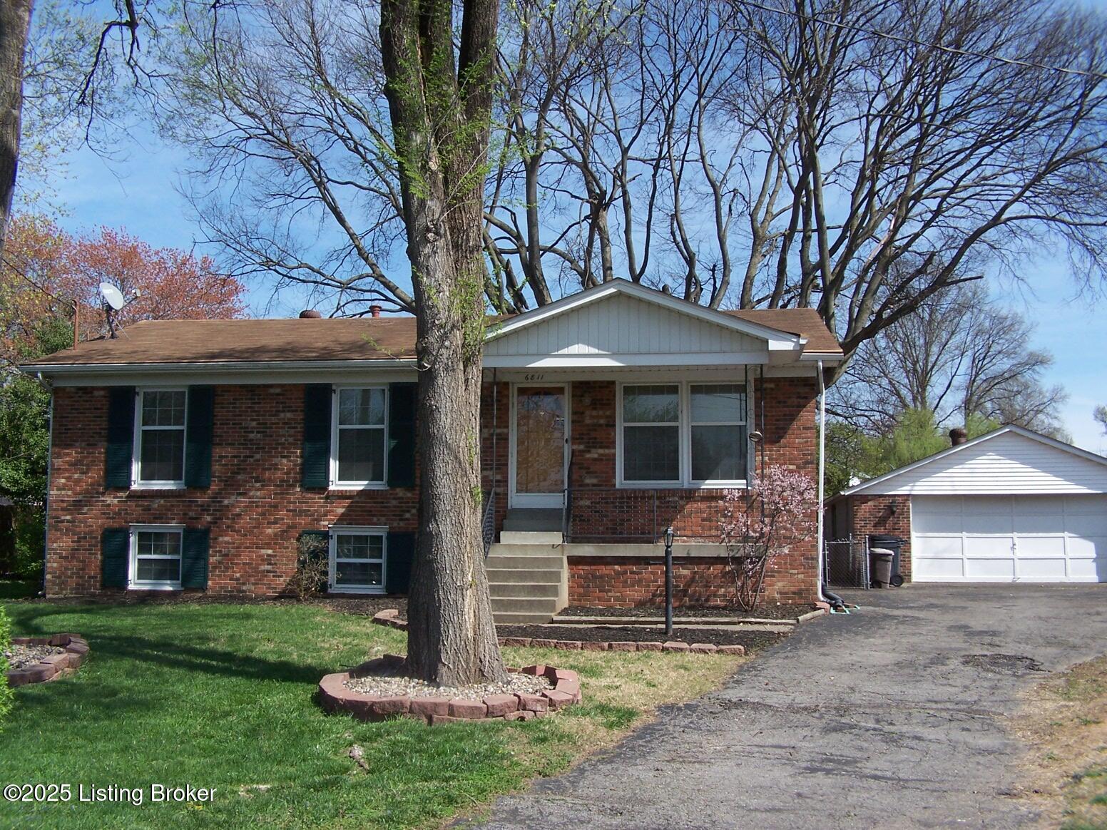 6811 Bebe Ct