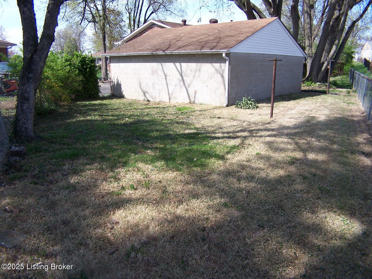 6811 Bebe Ct