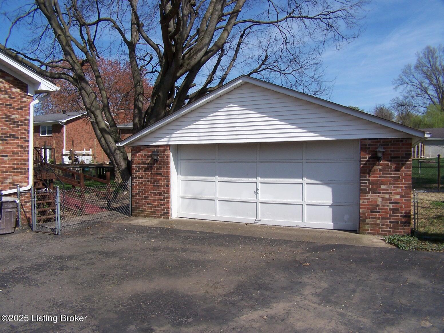 6811 Bebe Ct