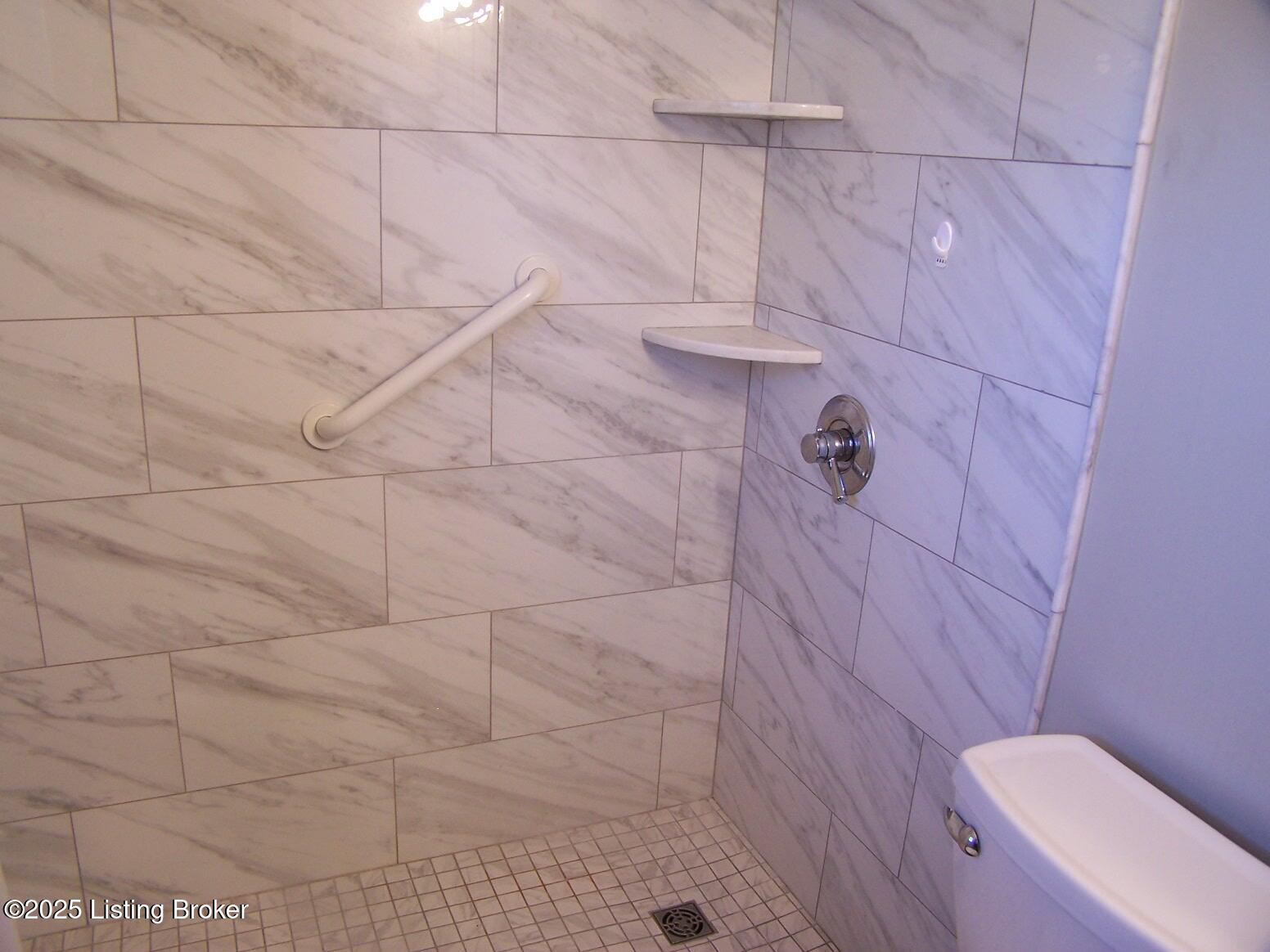 6811 Bebe Ct