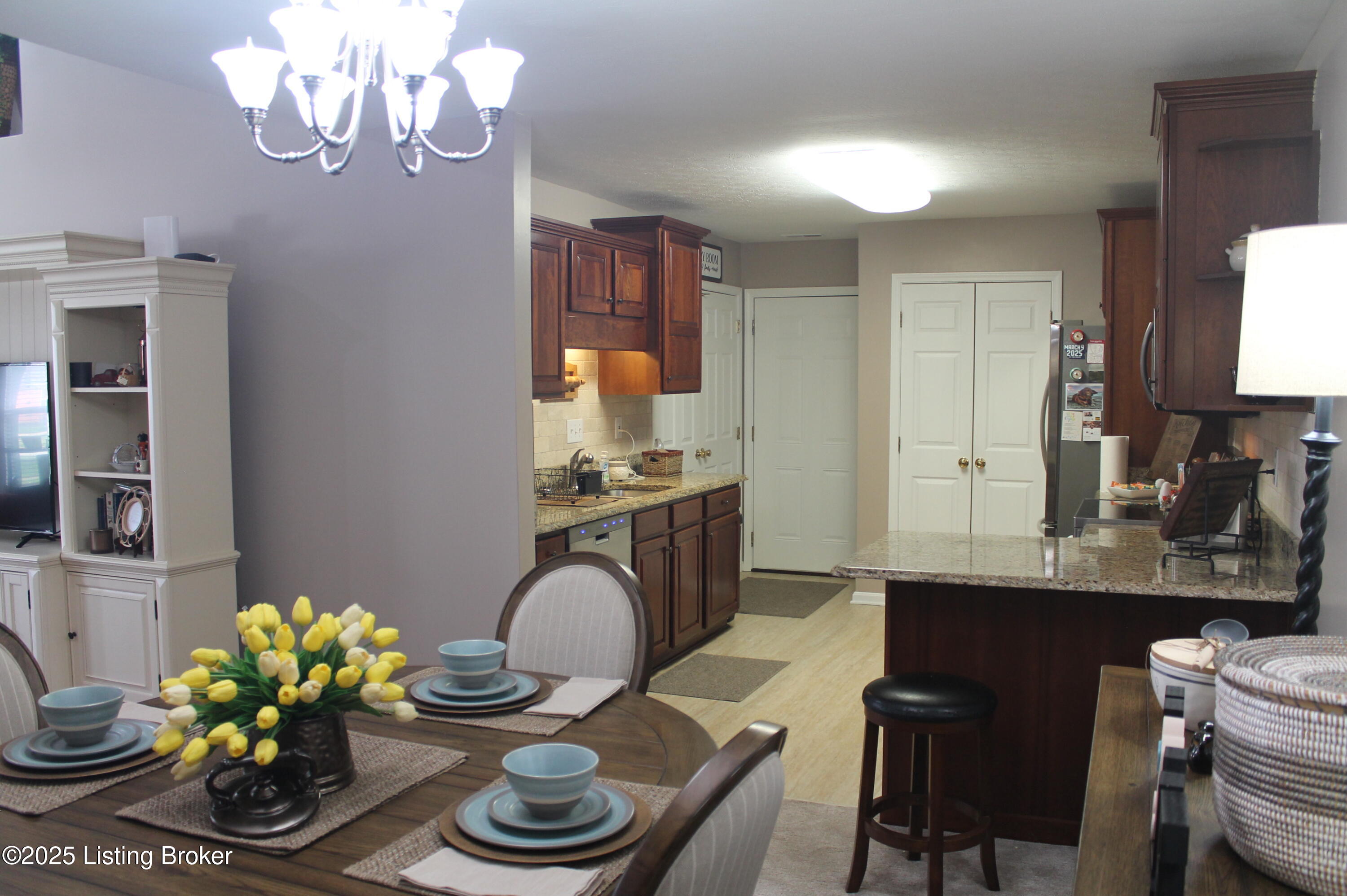 137 Woodpointe Ct