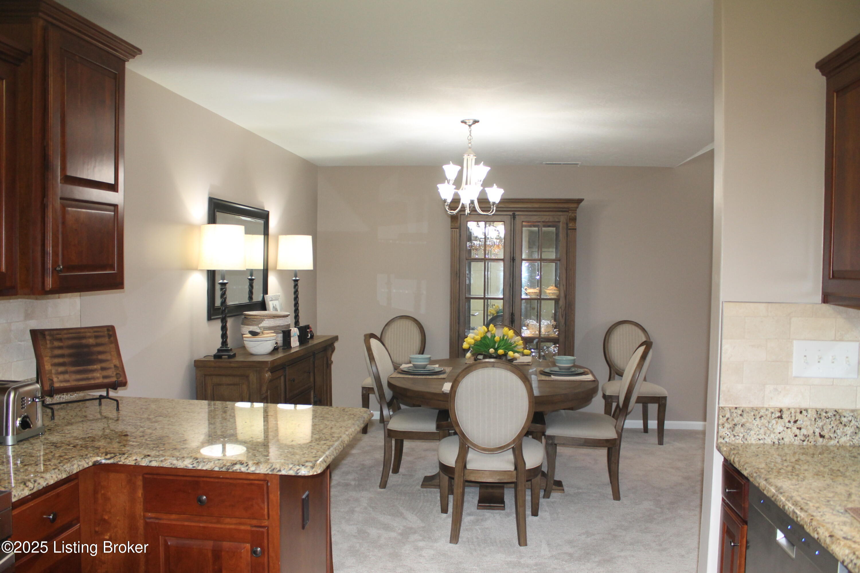 137 Woodpointe Ct