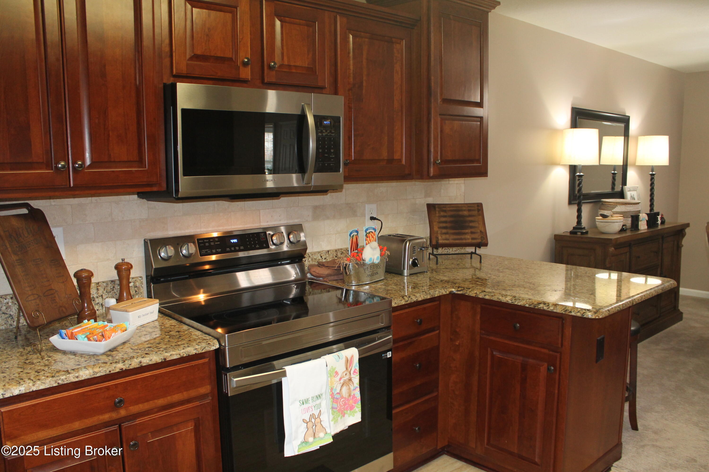 137 Woodpointe Ct