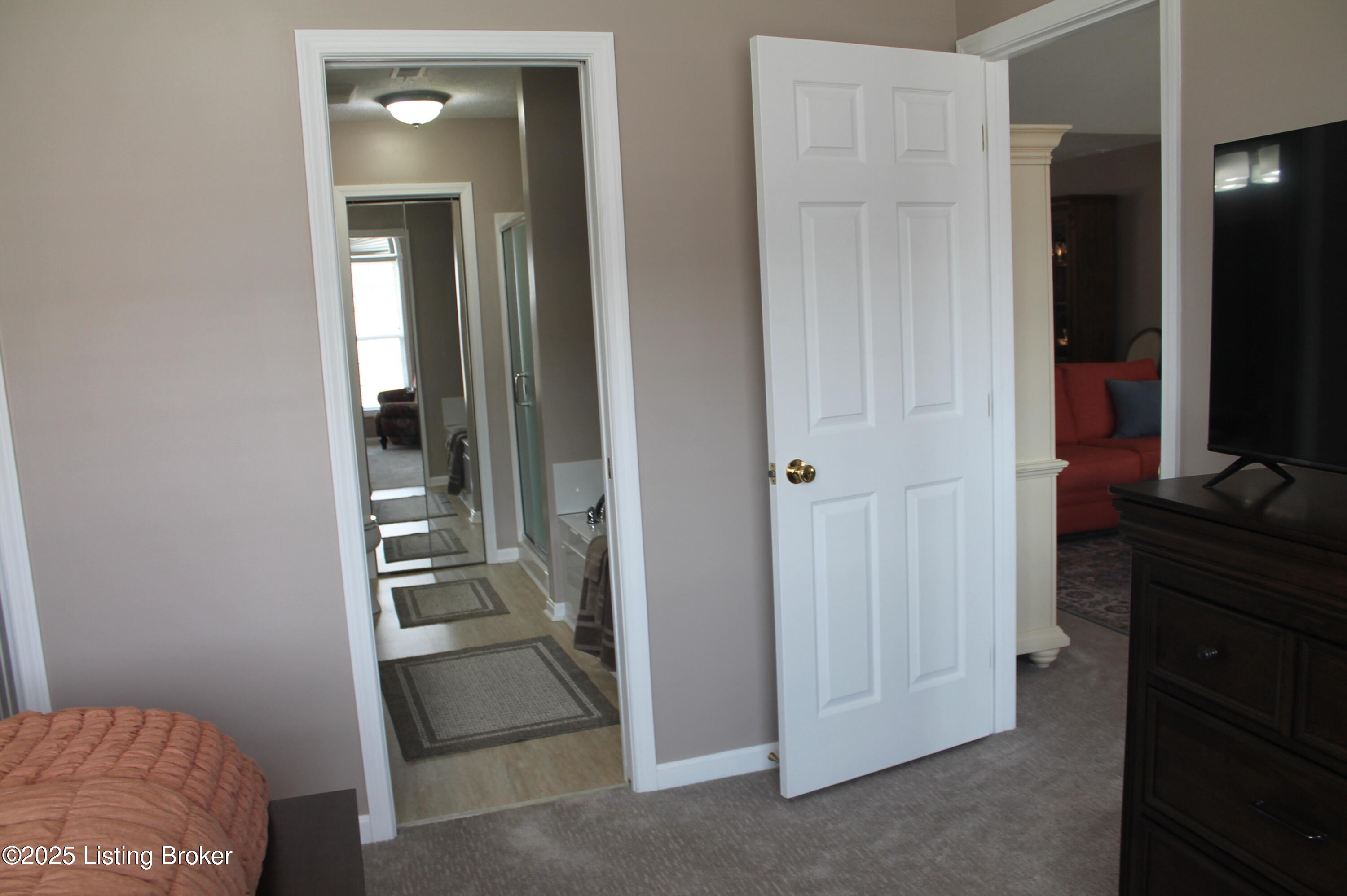 137 Woodpointe Ct