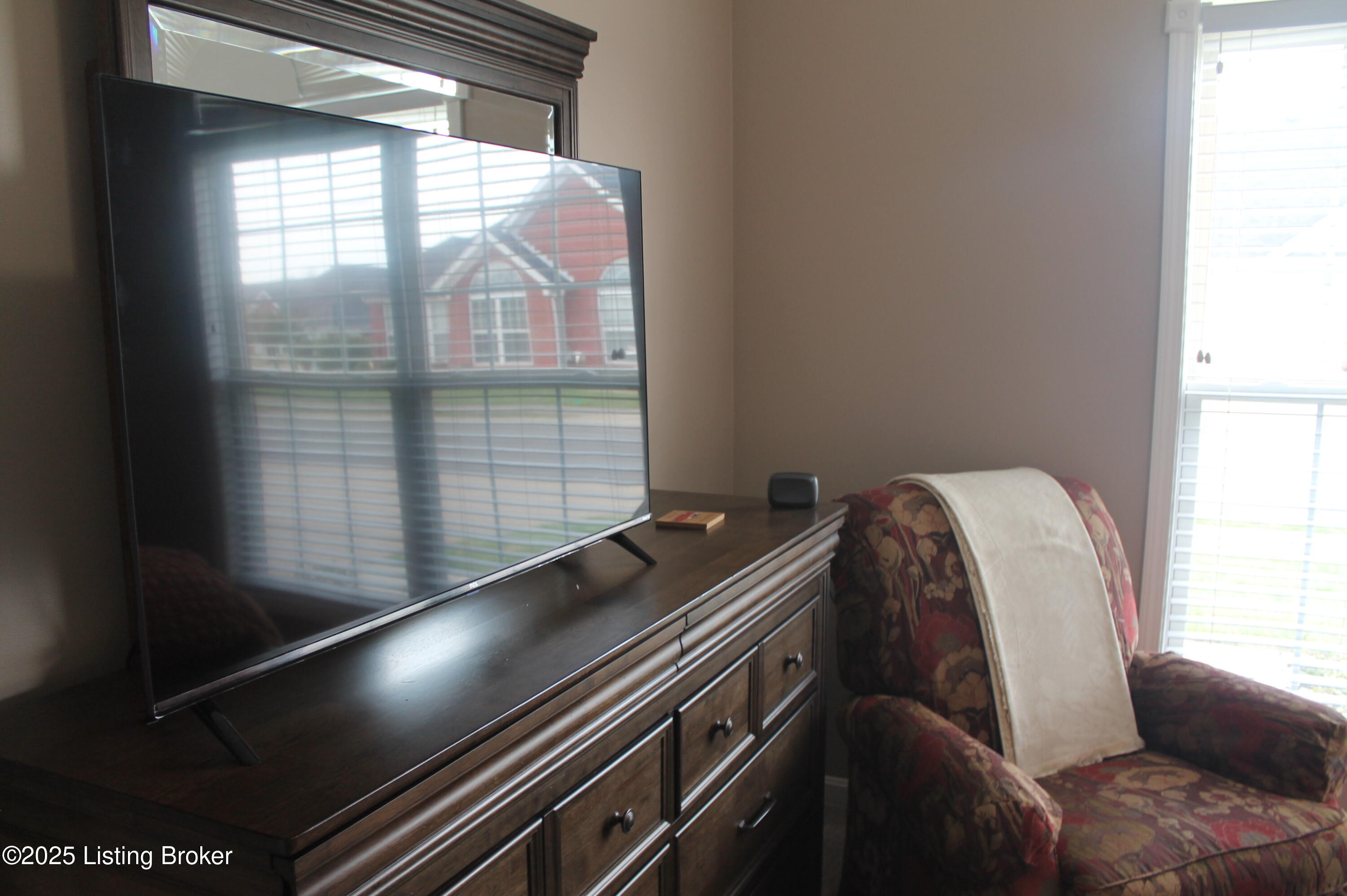 137 Woodpointe Ct