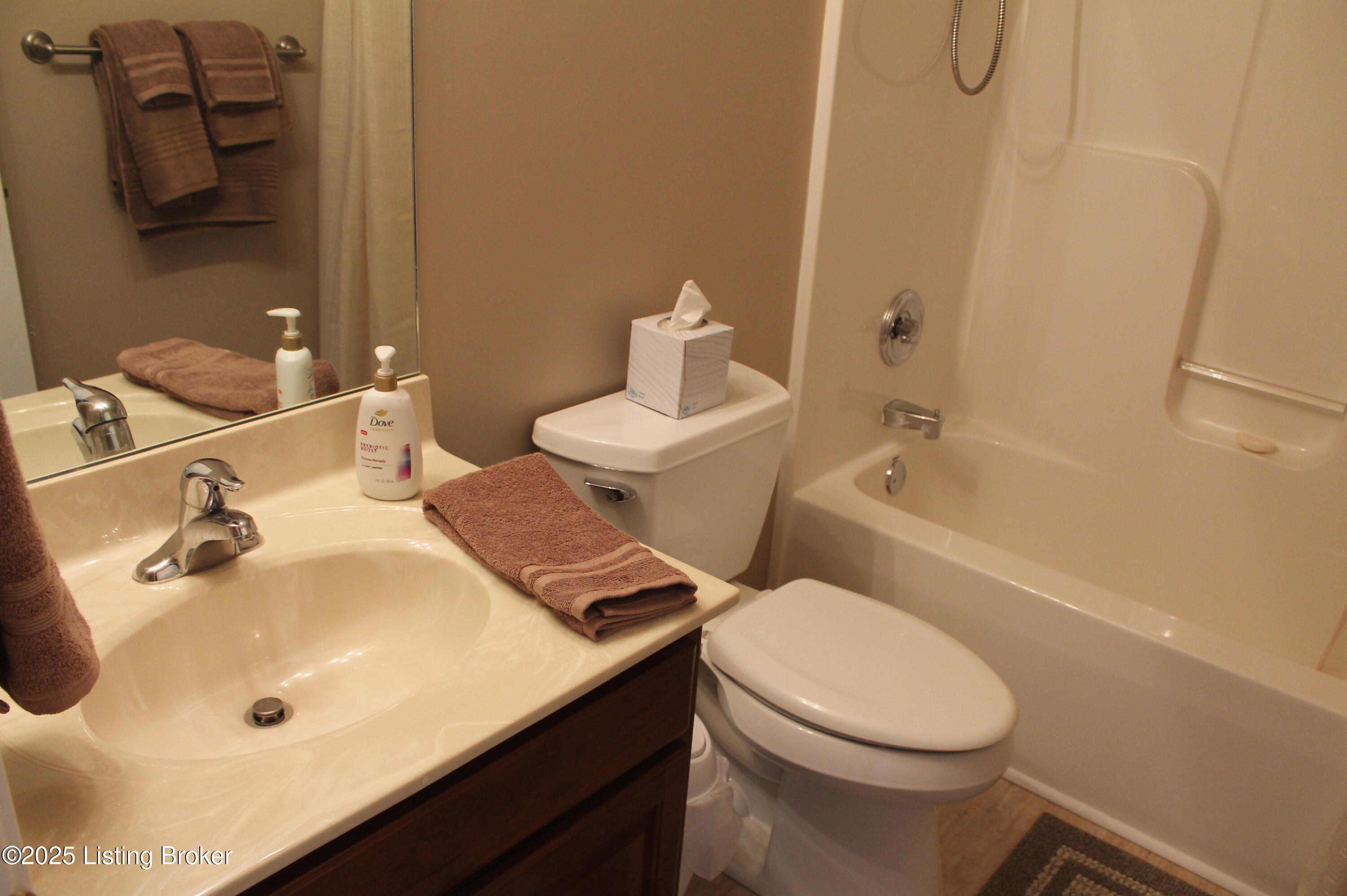 137 Woodpointe Ct