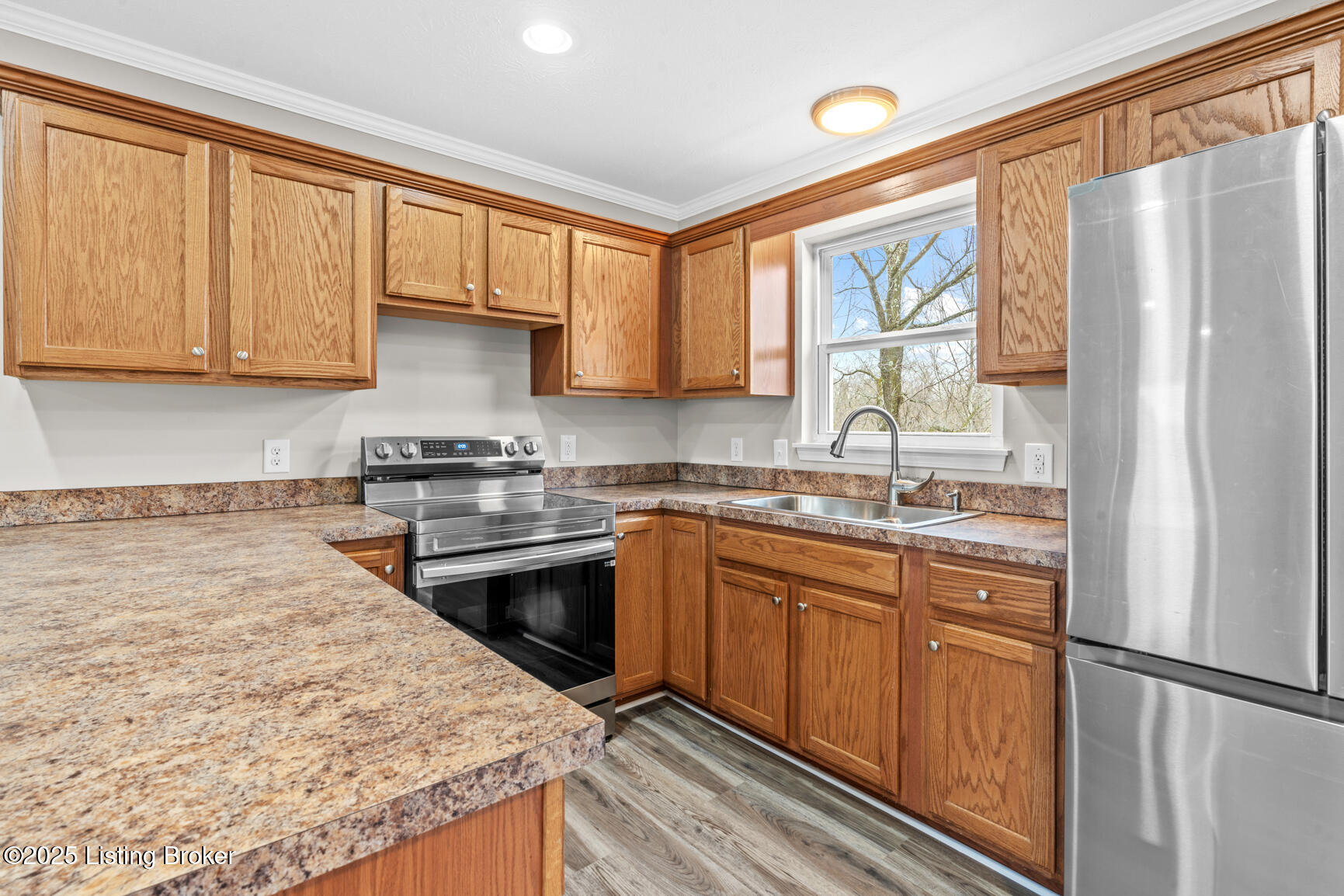 367 Evelyn Dr