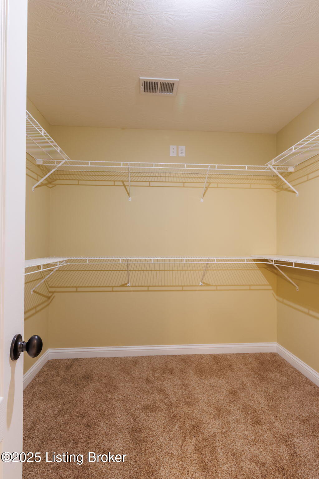200 Ruth Ln